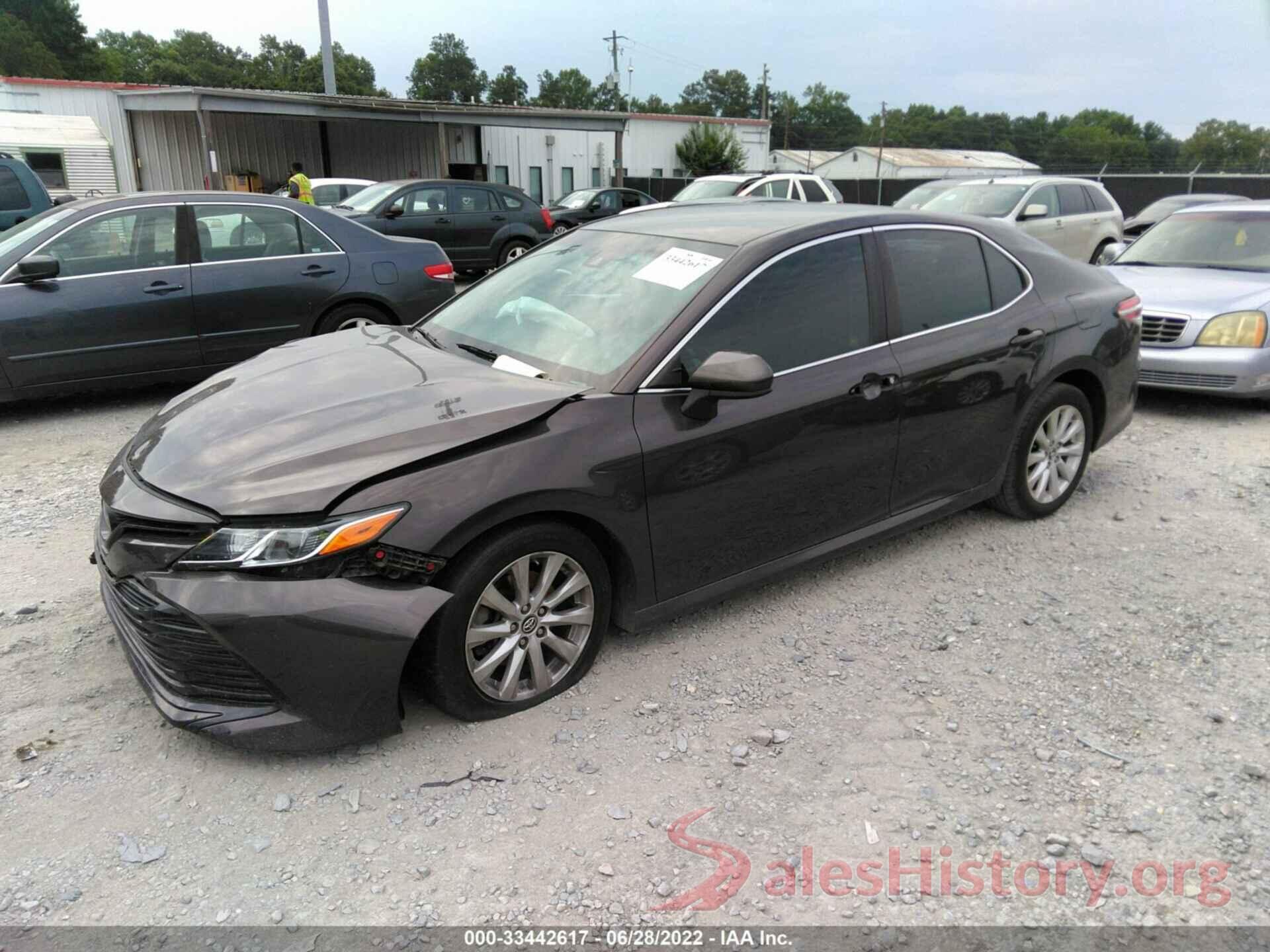 4T1B11HK6JU588008 2018 TOYOTA CAMRY