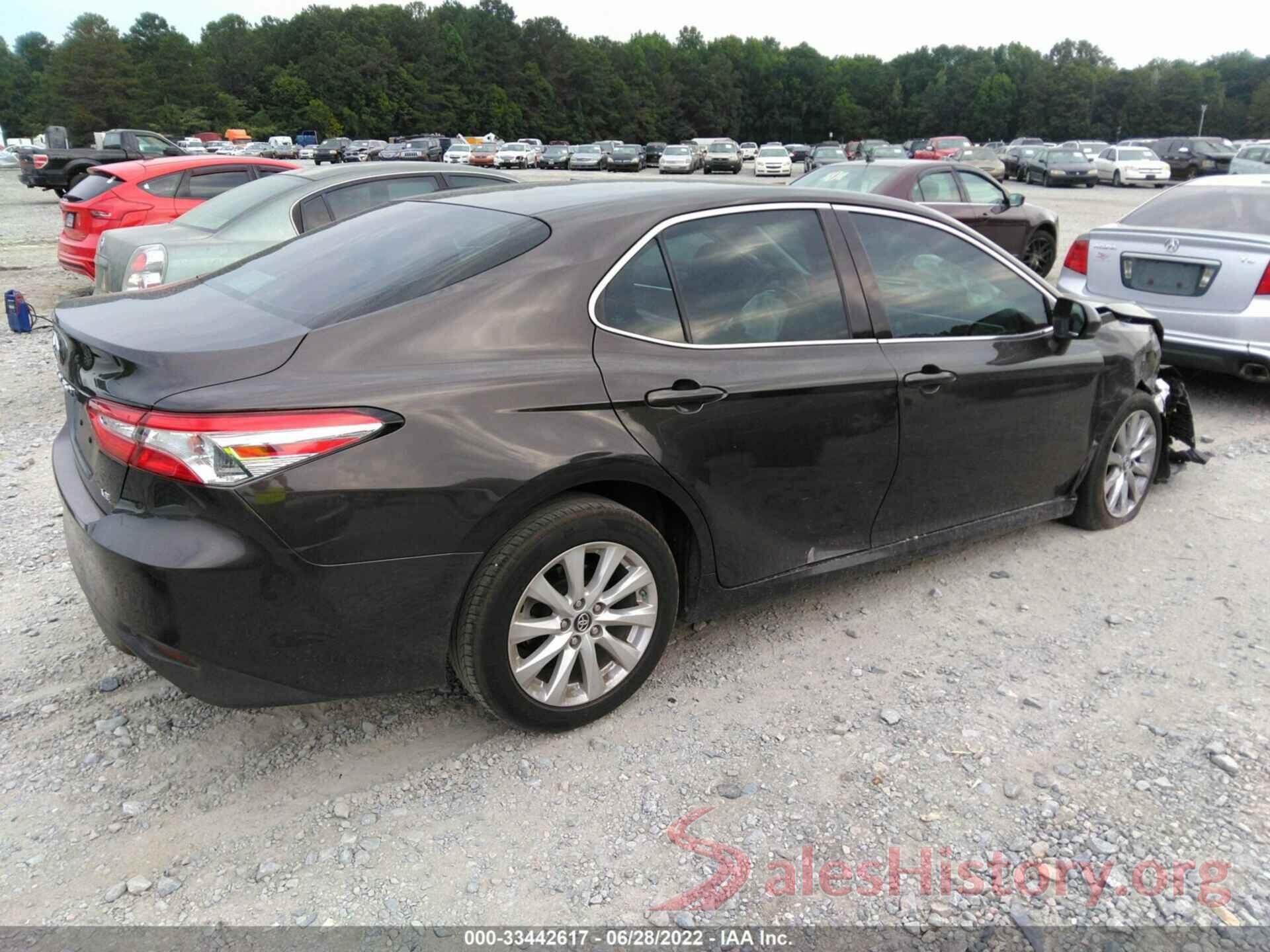 4T1B11HK6JU588008 2018 TOYOTA CAMRY