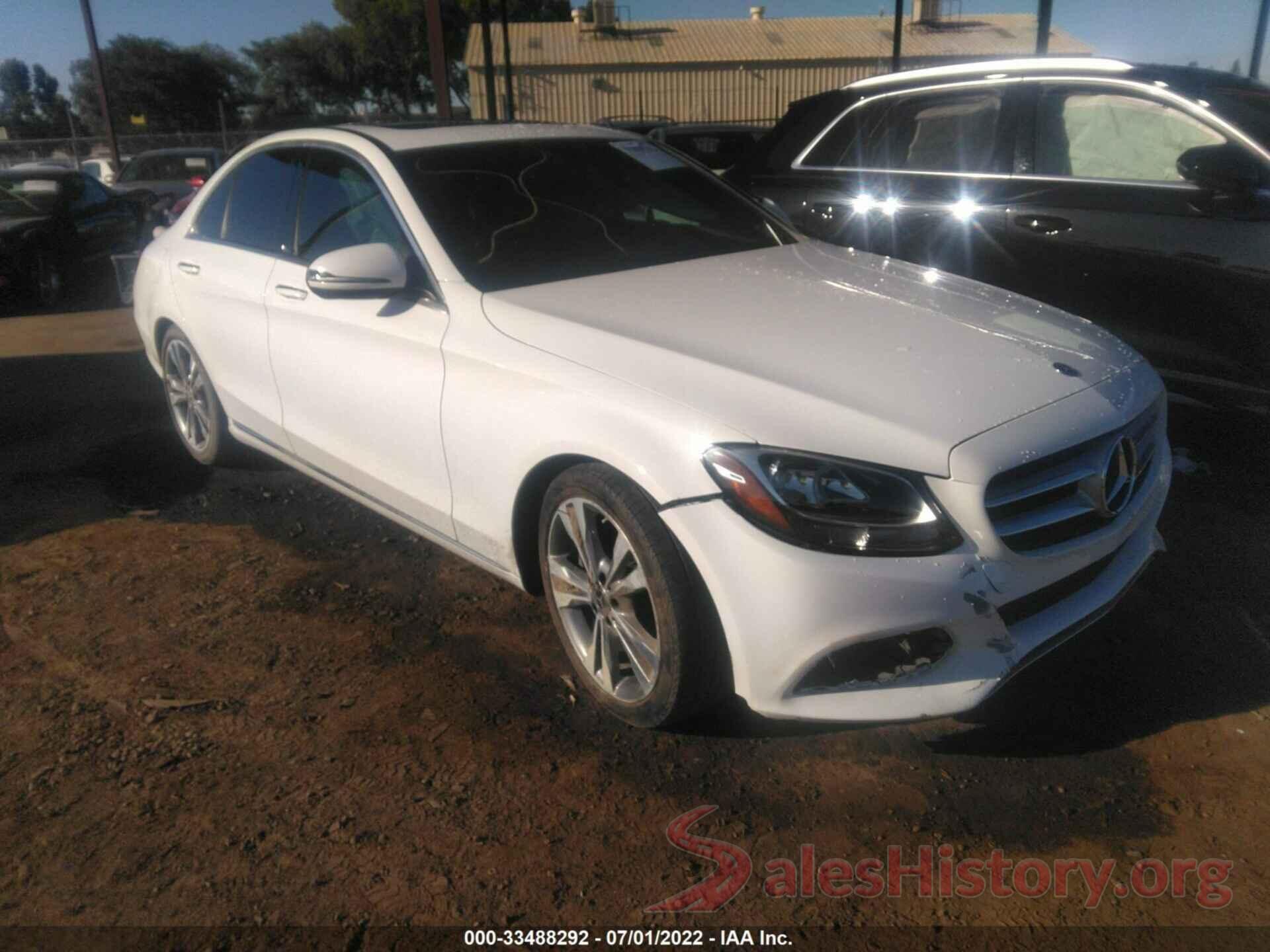 55SWF4JB8JU262589 2018 MERCEDES-BENZ C-CLASS