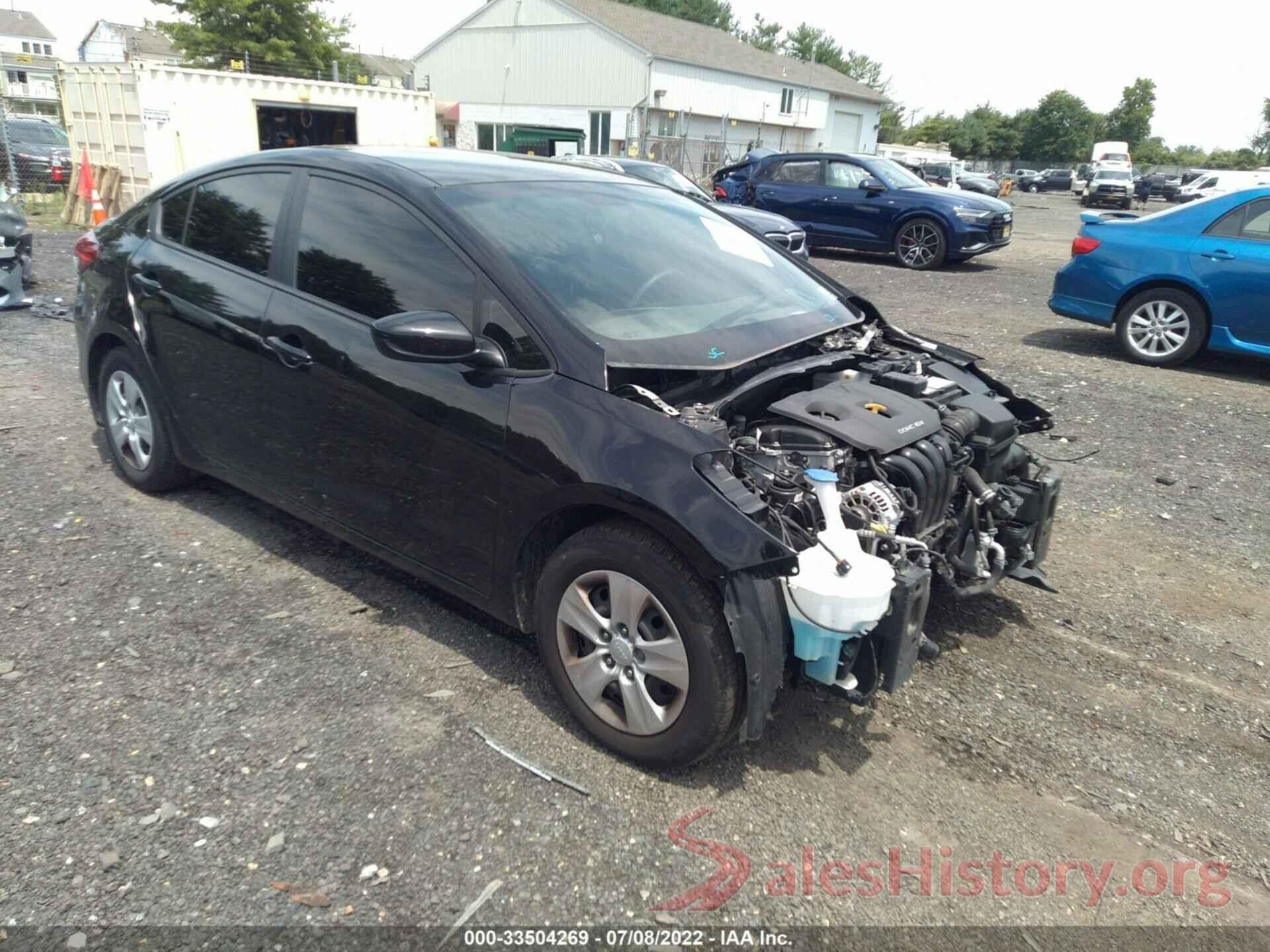 3KPFK4A72JE275773 2018 KIA FORTE