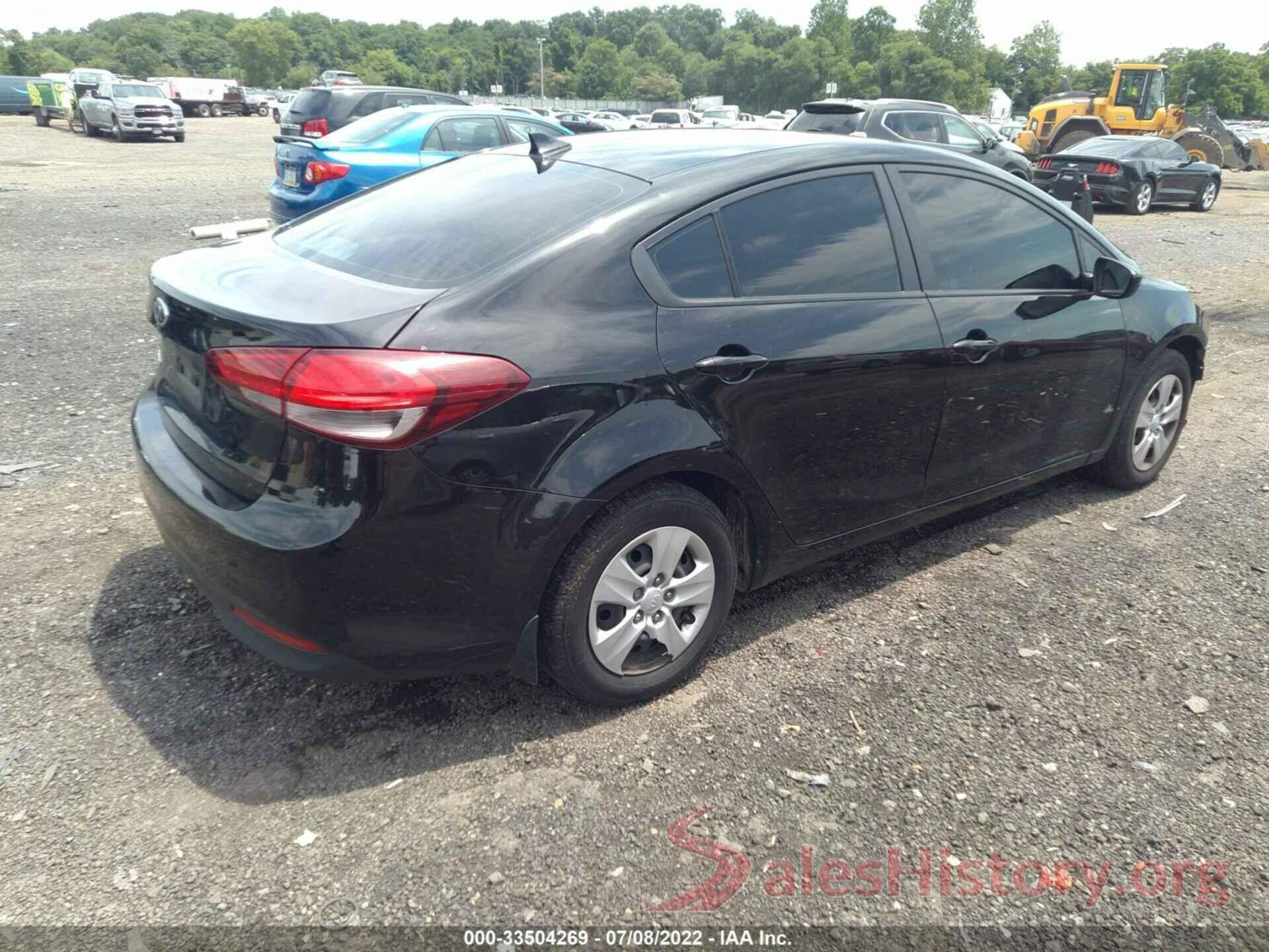 3KPFK4A72JE275773 2018 KIA FORTE