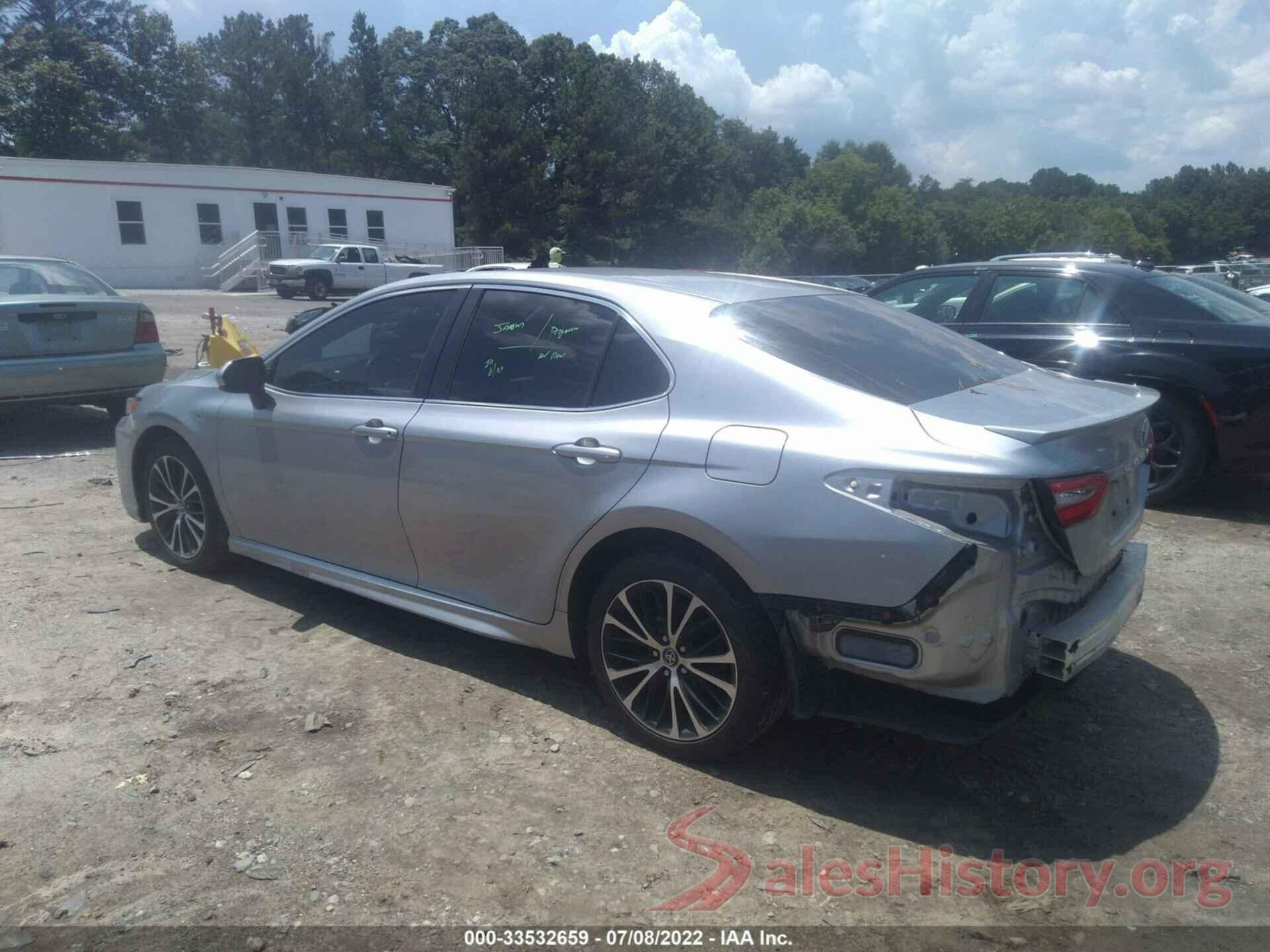 4T1B11HK2JU669247 2018 TOYOTA CAMRY