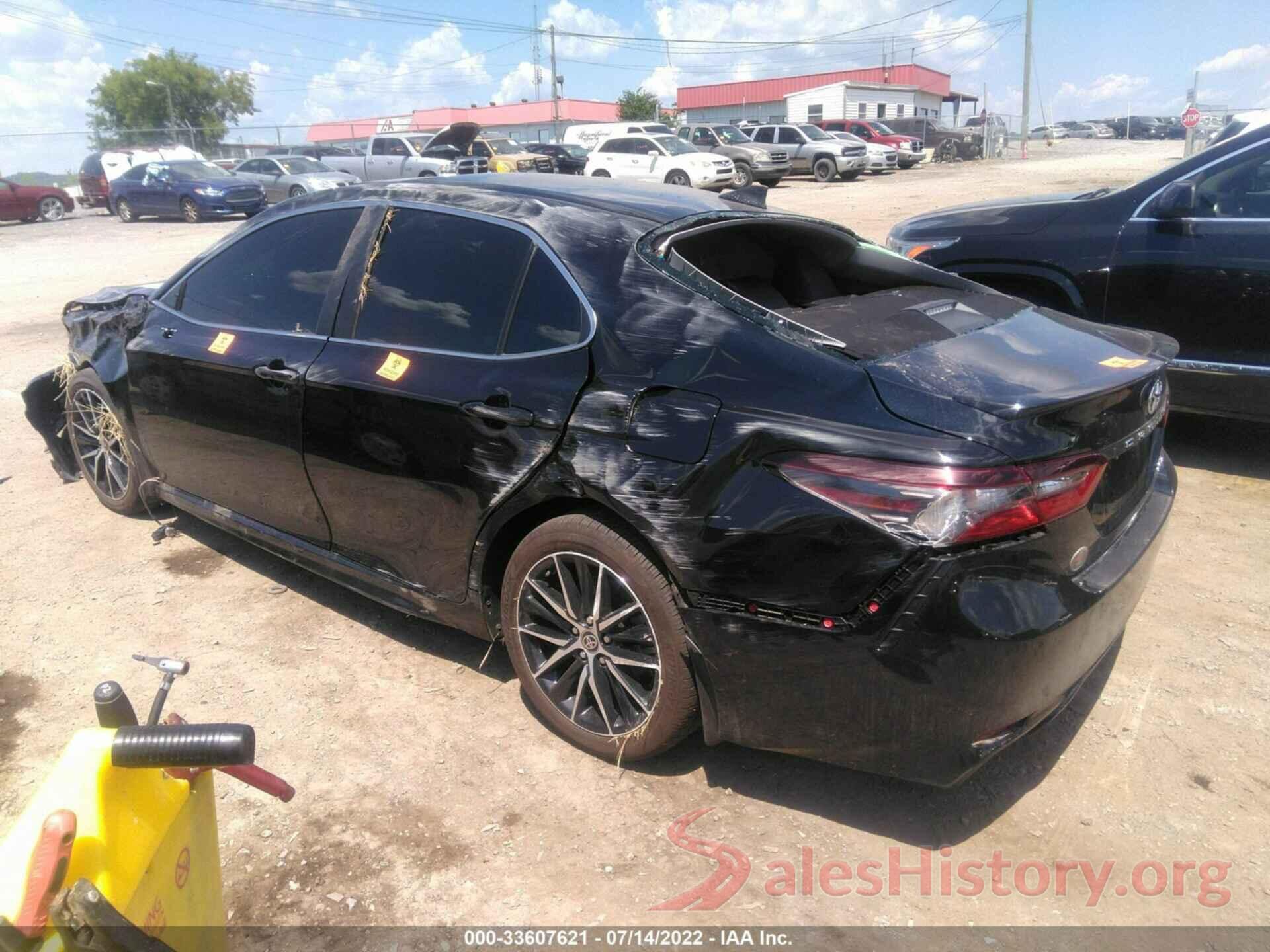 4T1S11AK2NU685626 2022 TOYOTA CAMRY