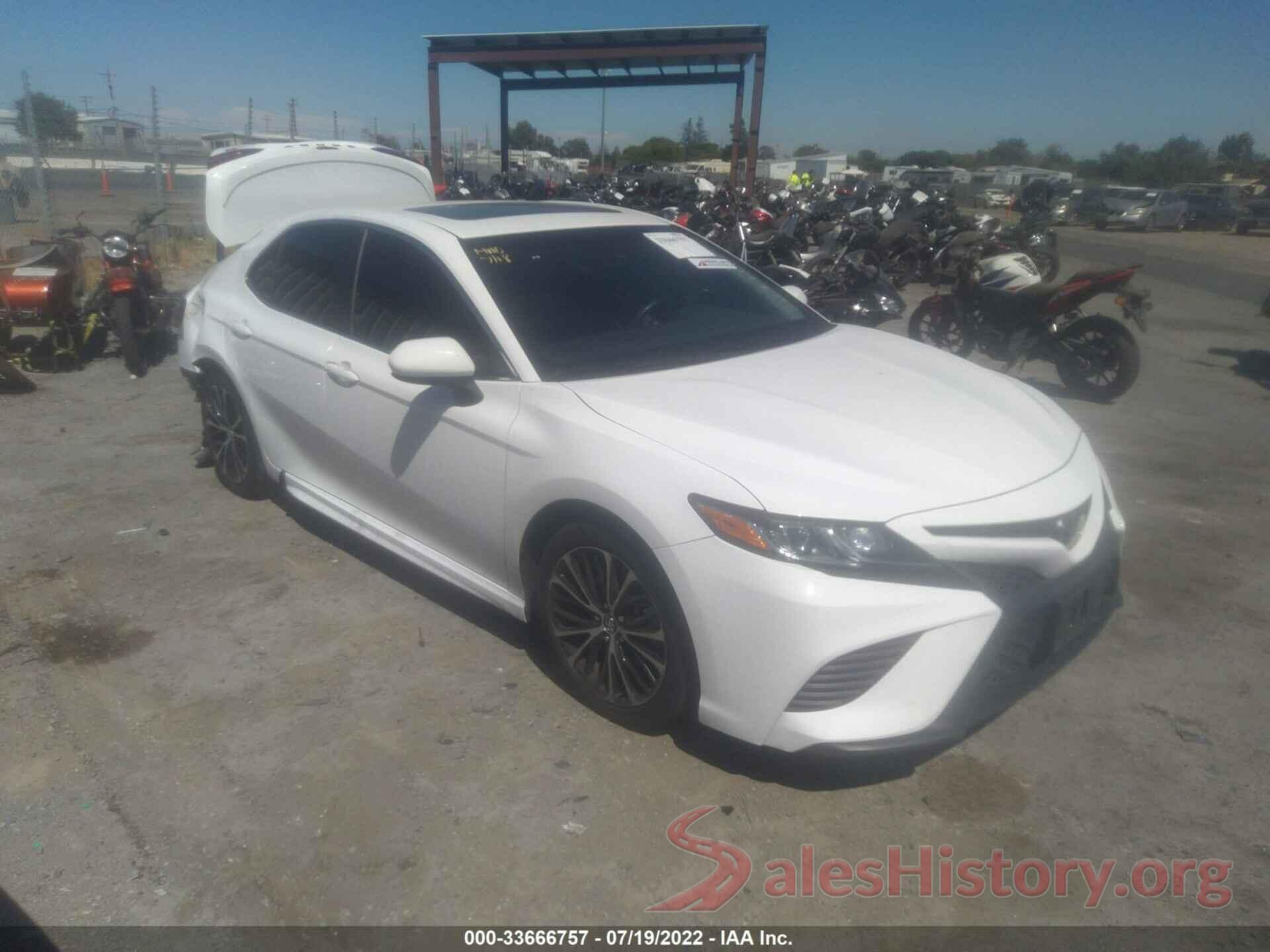 4T1B11HK3JU652876 2018 TOYOTA CAMRY