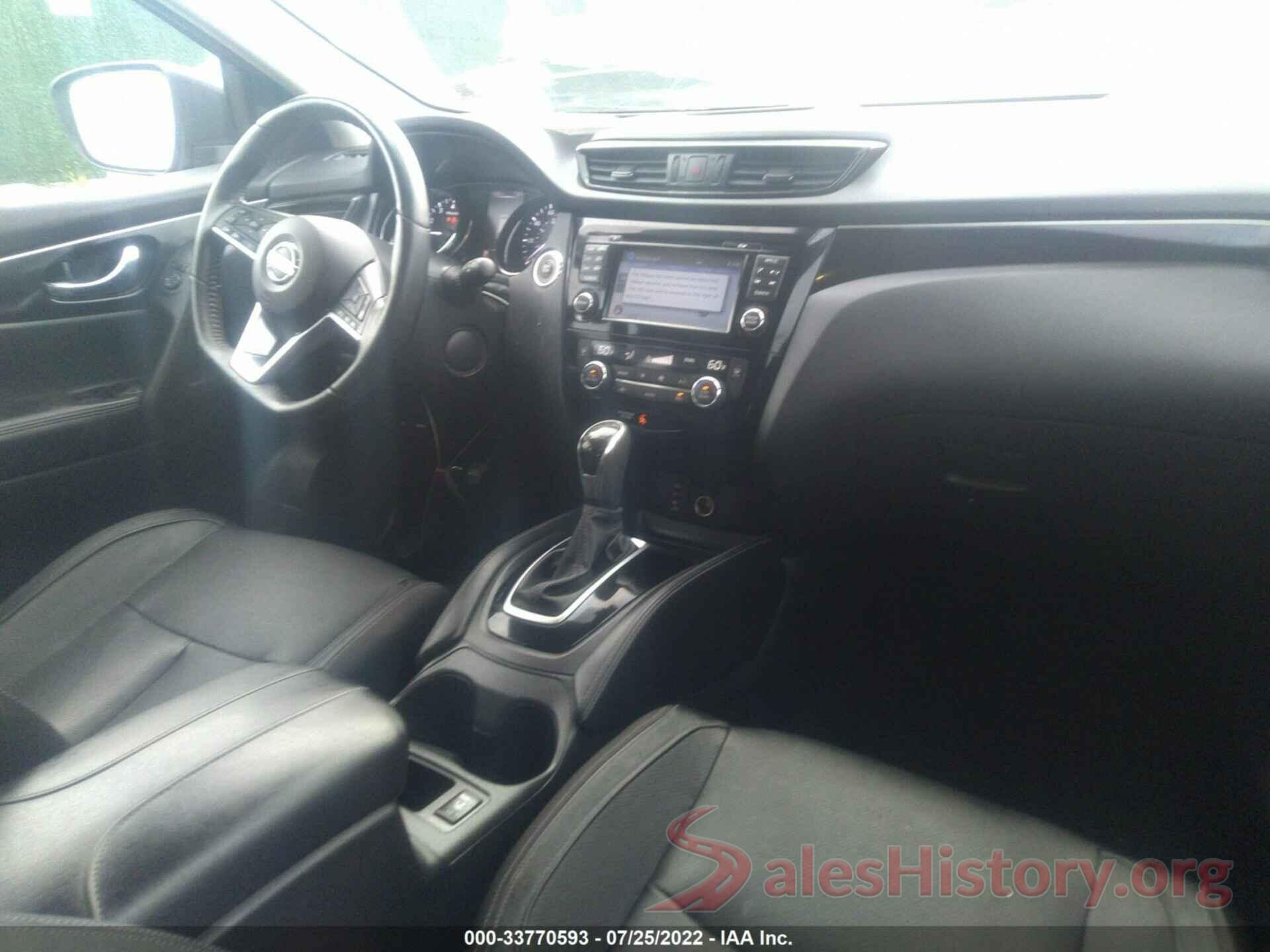 JN1BJ1CR6JW204843 2018 NISSAN ROGUE SPORT