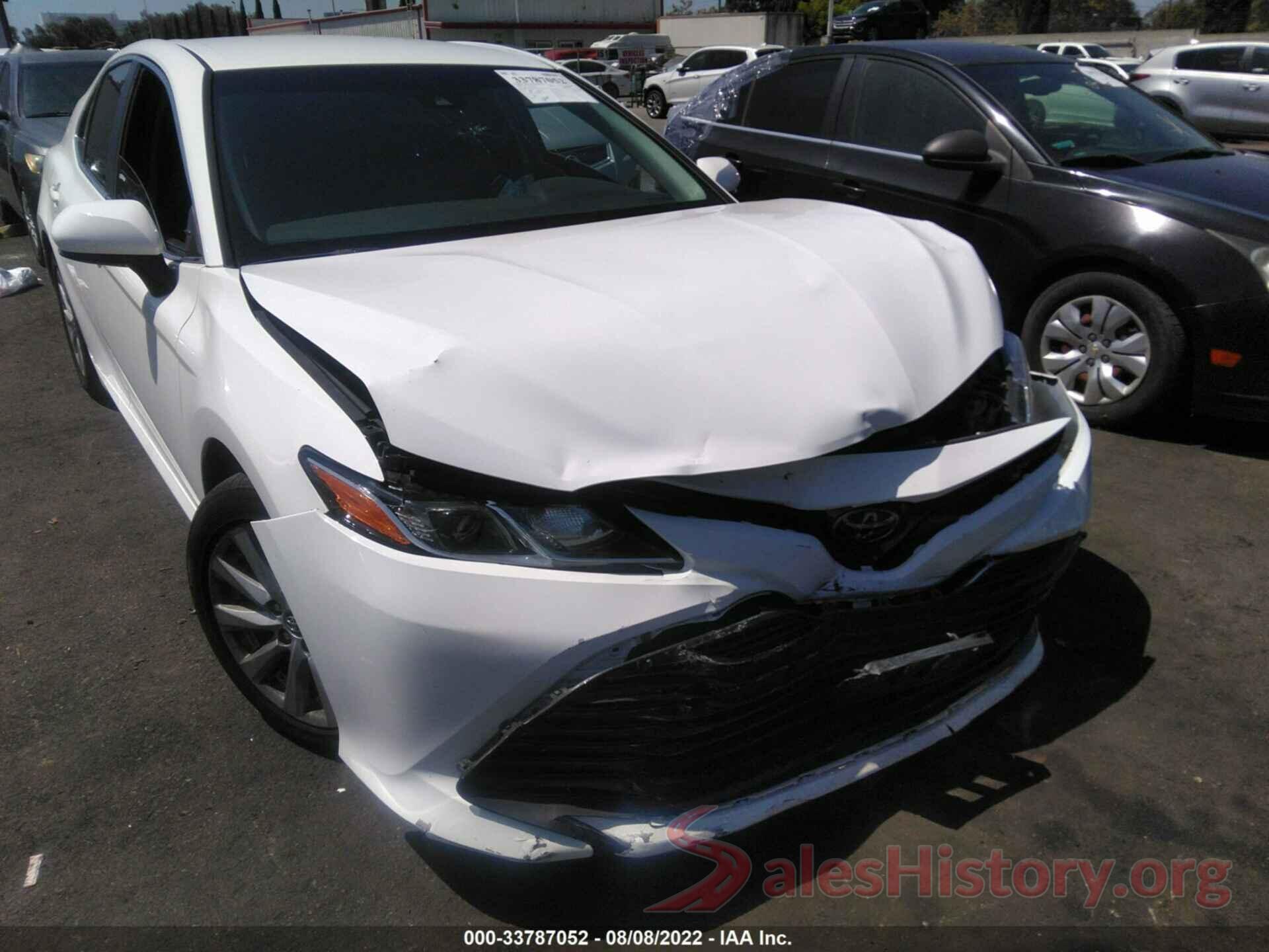 4T1B11HK9JU632308 2018 TOYOTA CAMRY