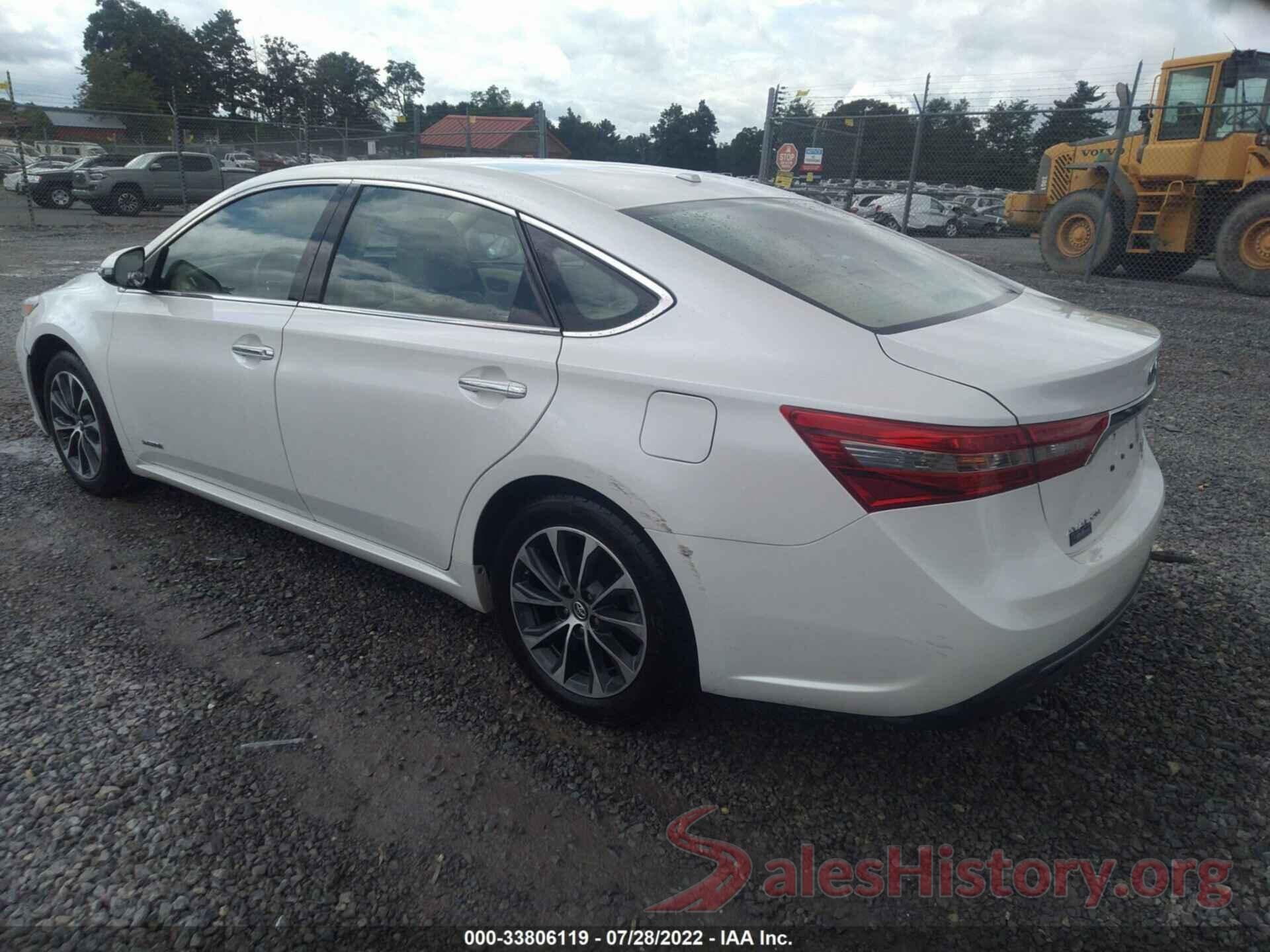 4T1BD1EB3JU059823 2018 TOYOTA AVALON