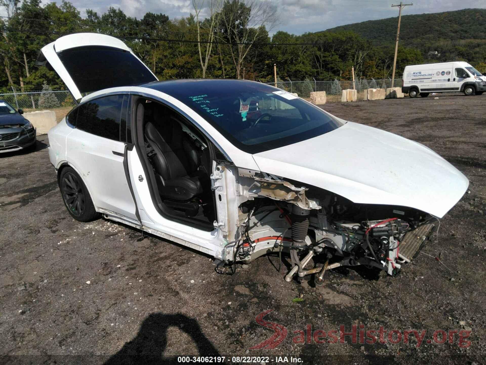 5YJXCAE47JF137155 2018 TESLA MODEL X