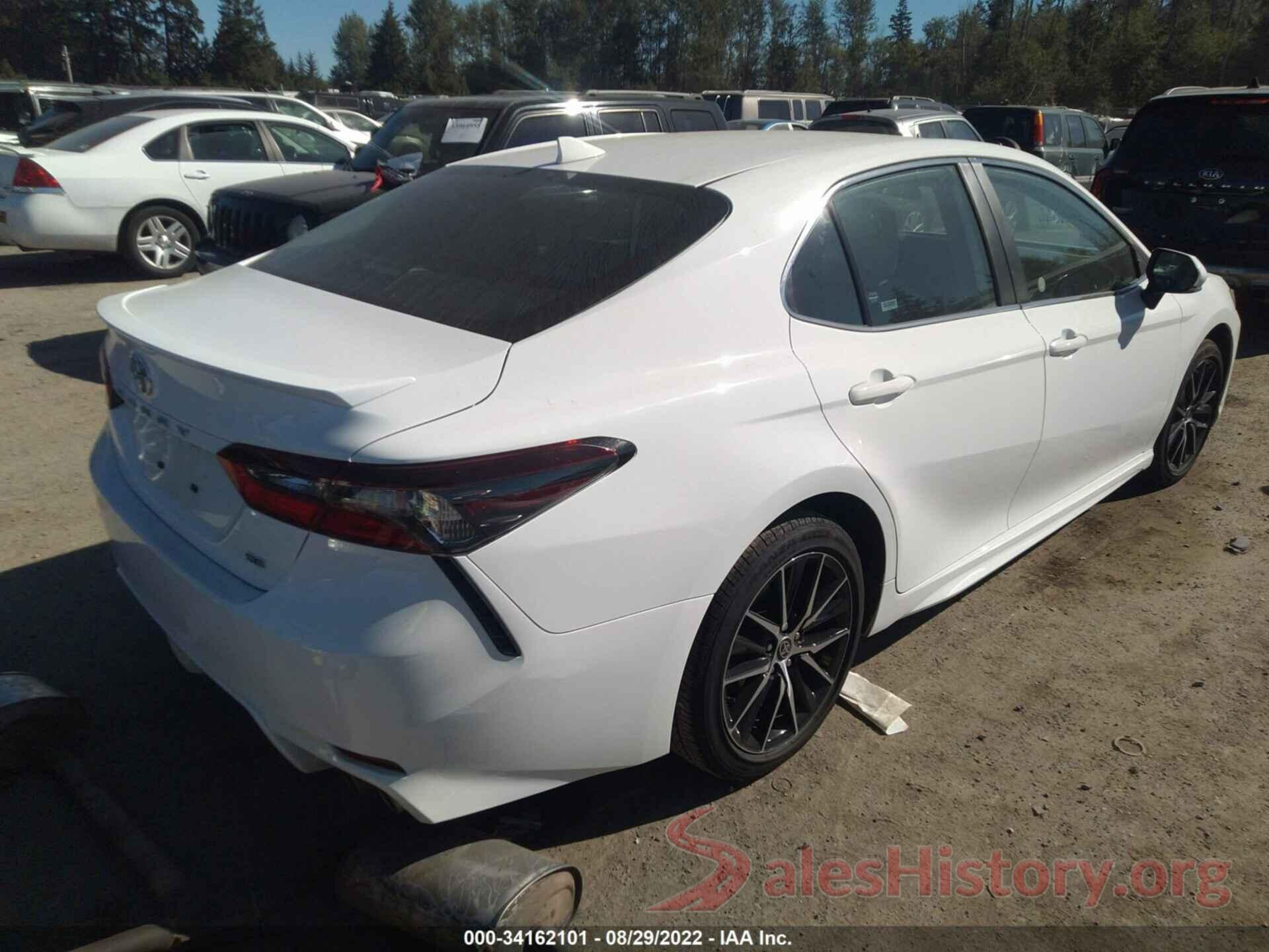 4T1G11AK6NU671136 2022 TOYOTA CAMRY