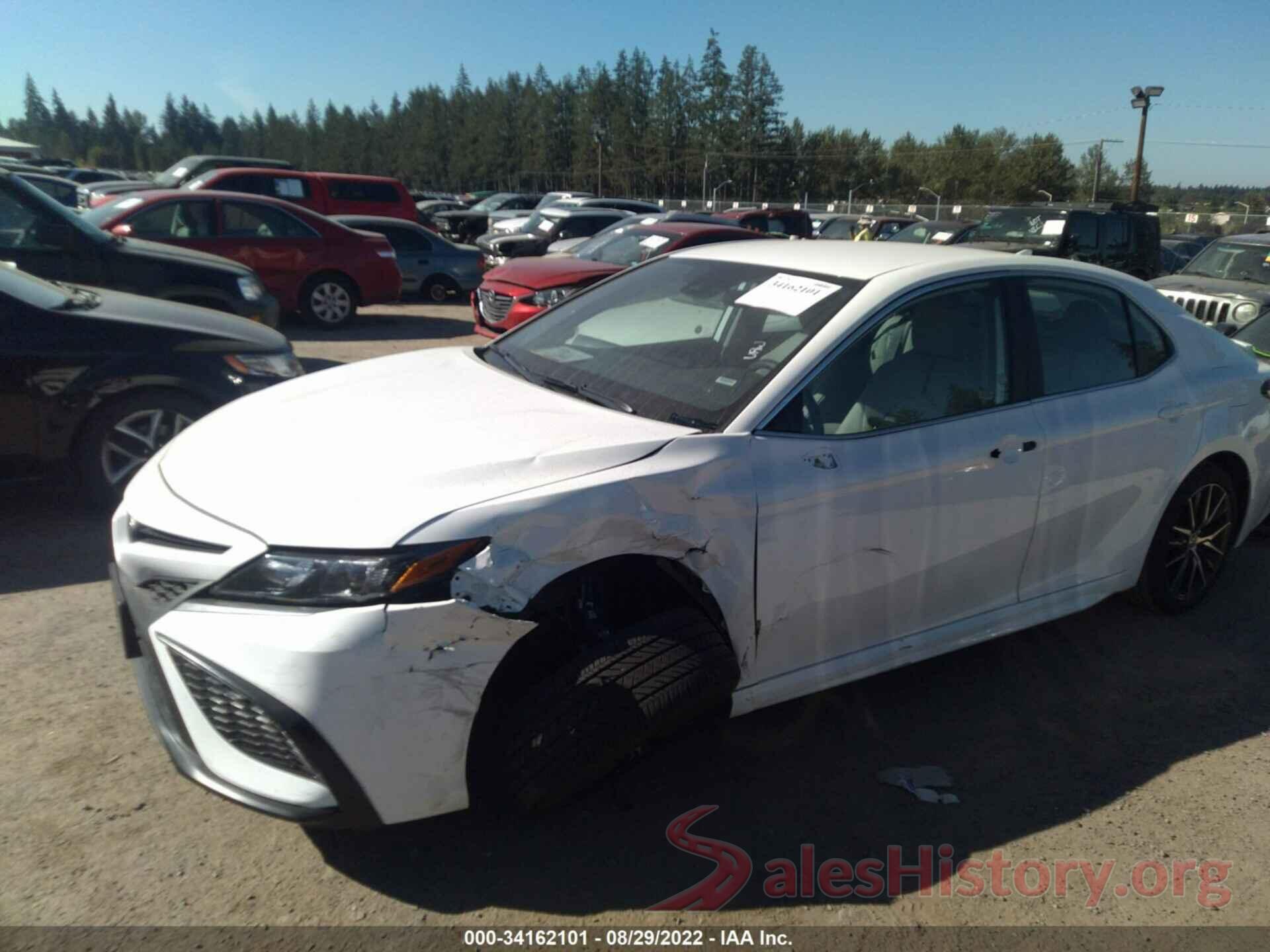 4T1G11AK6NU671136 2022 TOYOTA CAMRY