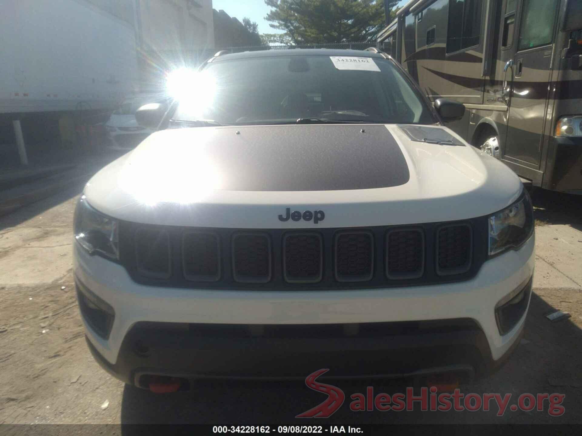 3C4NJDDB3JT451448 2018 JEEP COMPASS