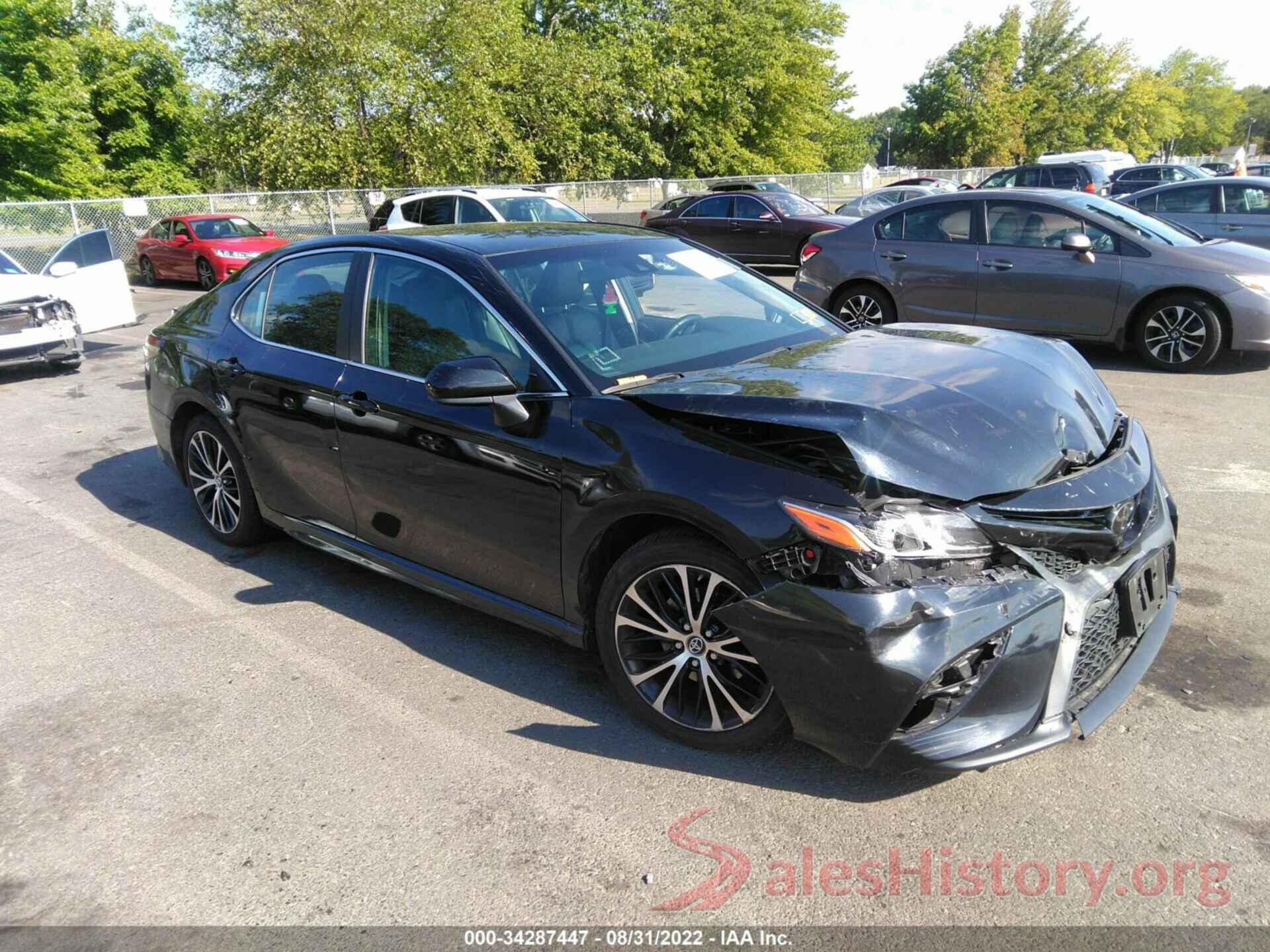 4T1B11HK2JU503651 2018 TOYOTA CAMRY