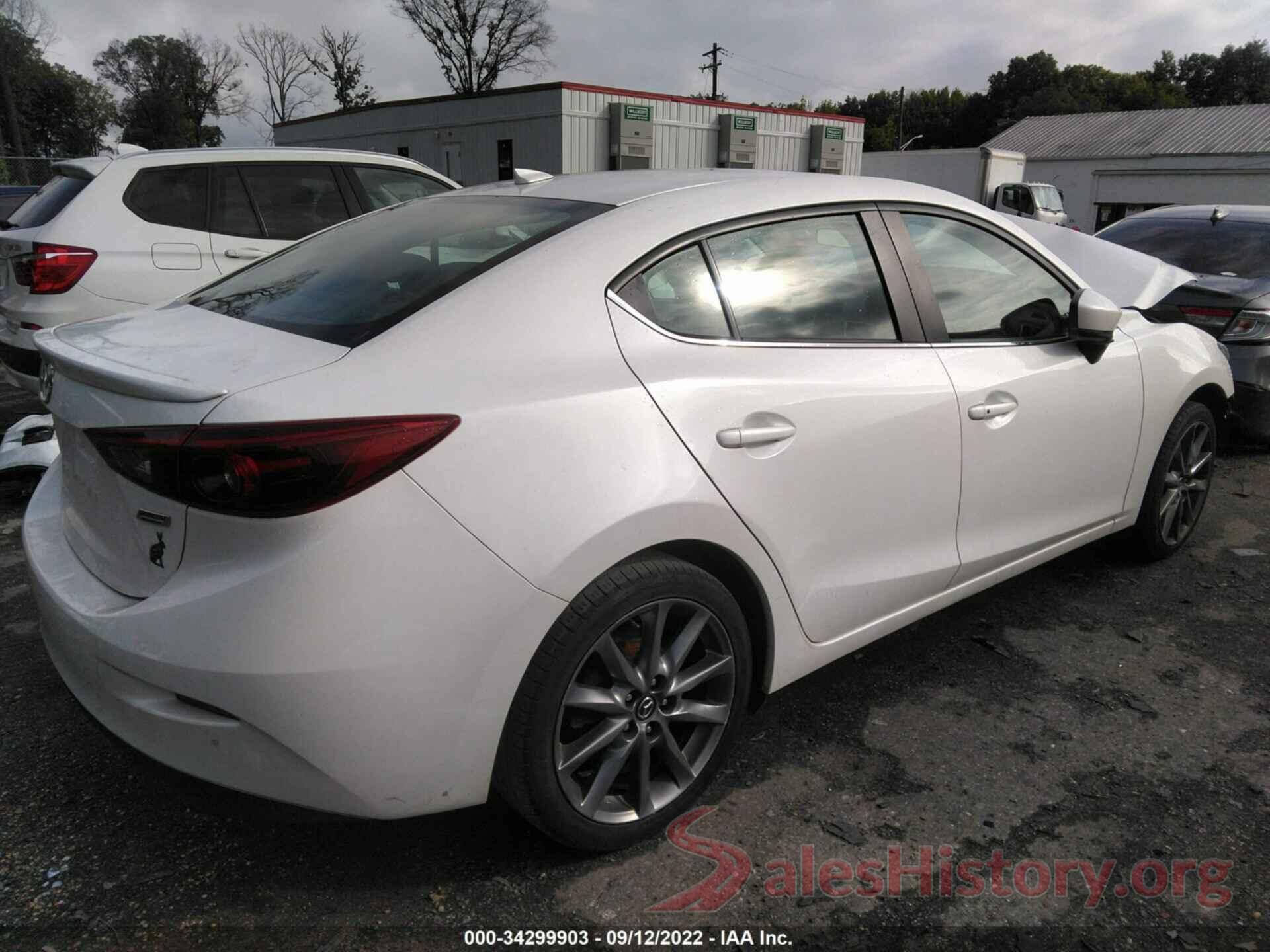 3MZBN1W36JM158999 2018 MAZDA MAZDA3 4-DOOR