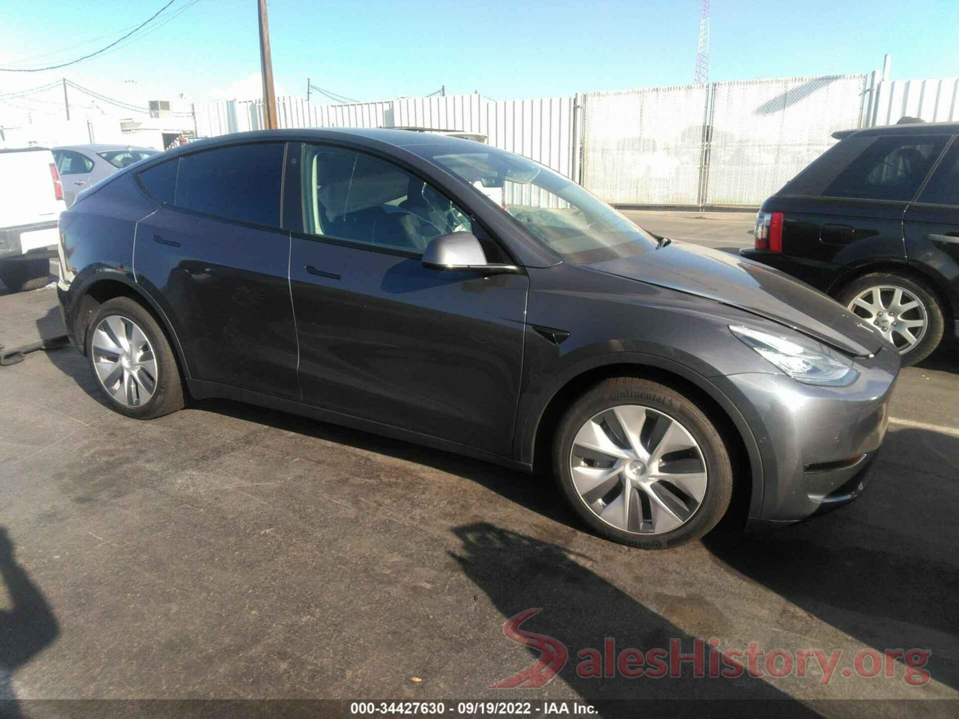 7SAYGDEE8NF438237 2022 TESLA MODEL Y