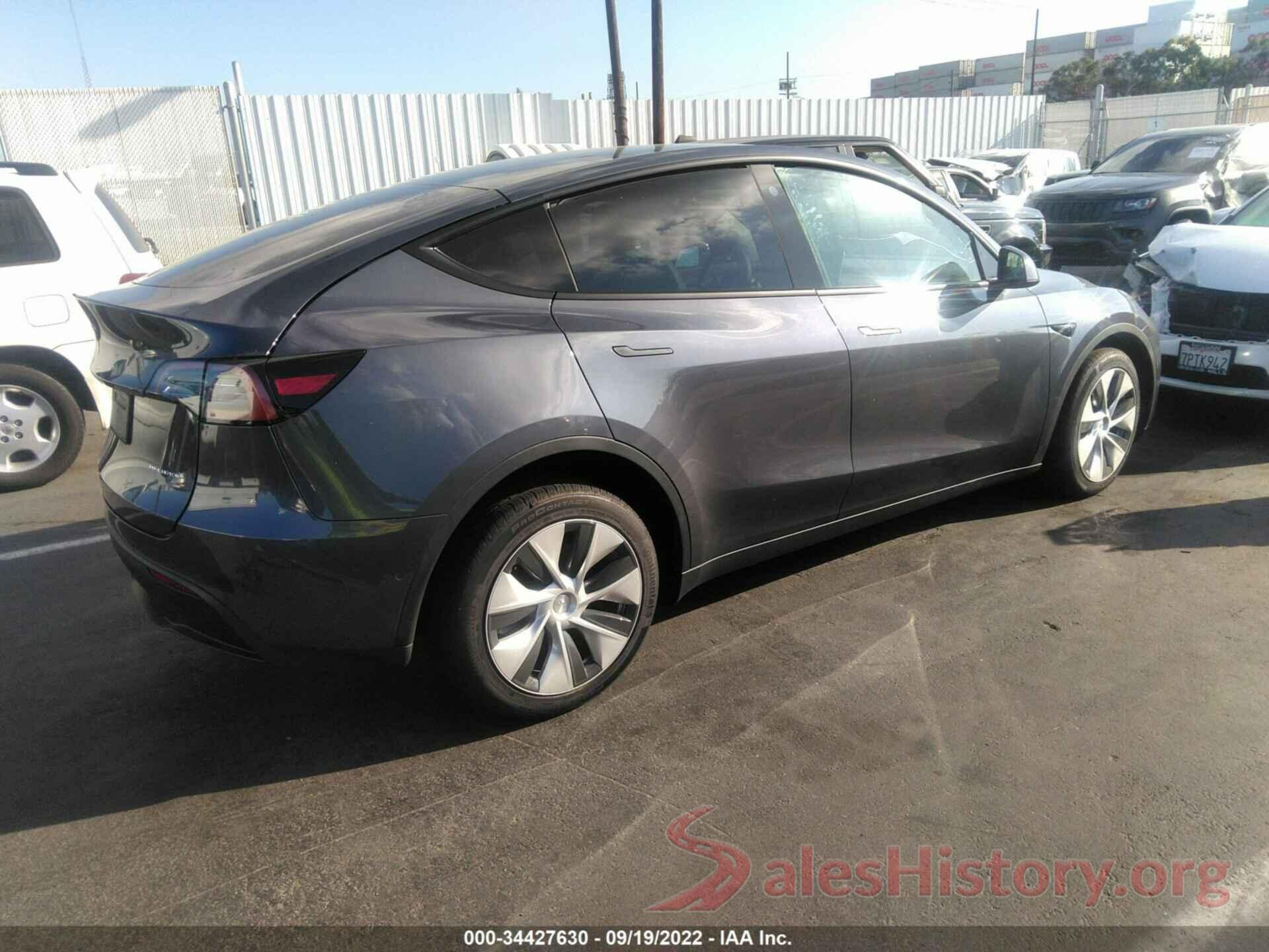 7SAYGDEE8NF438237 2022 TESLA MODEL Y