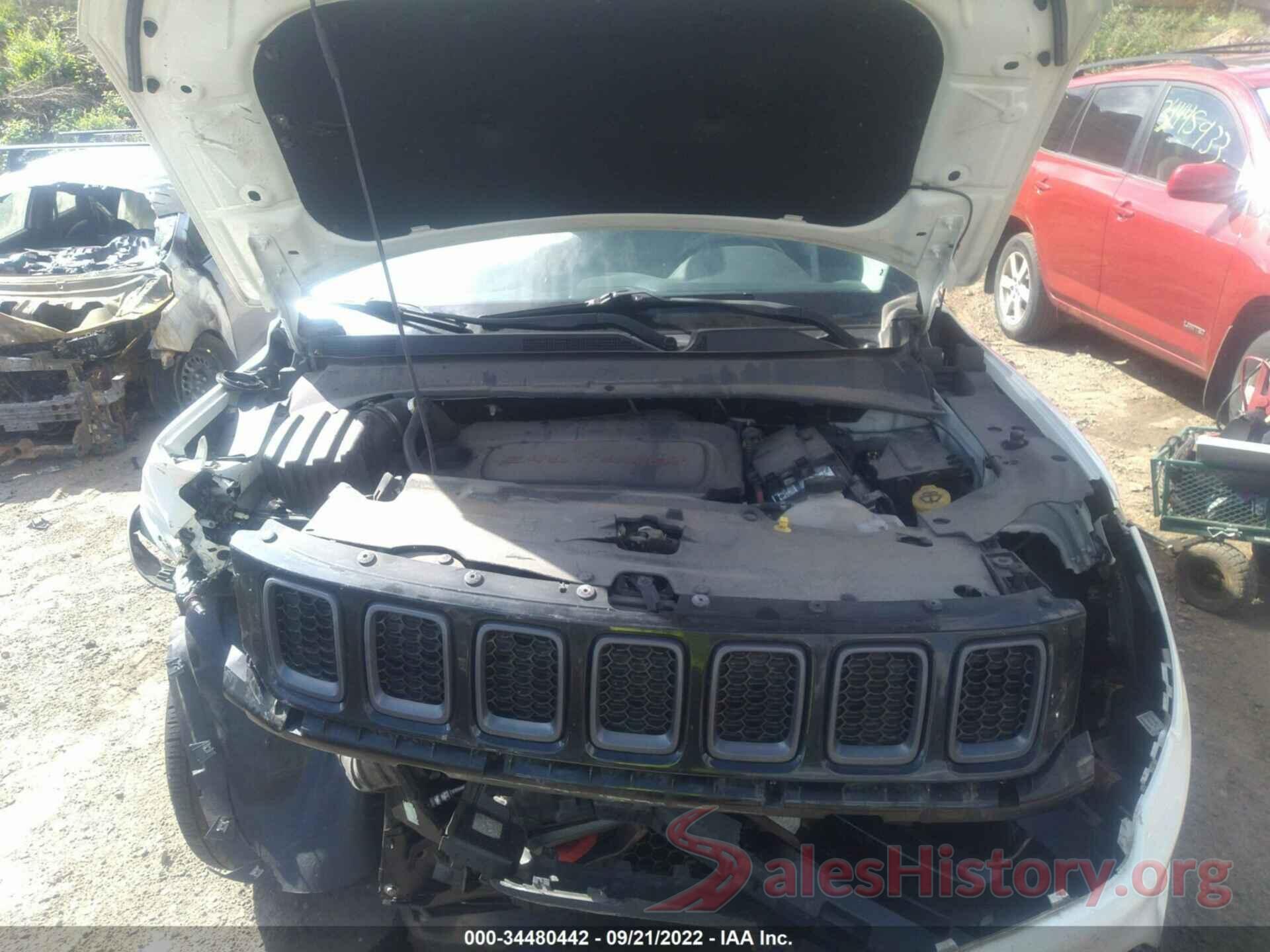 3C4NJDDB9JT499763 2018 JEEP COMPASS