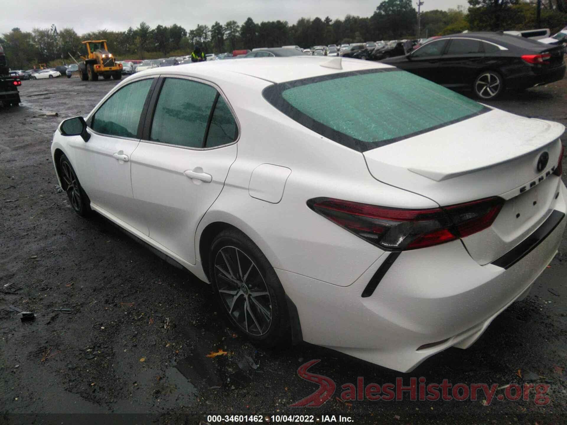 4T1G11AK0NU621588 2022 TOYOTA CAMRY