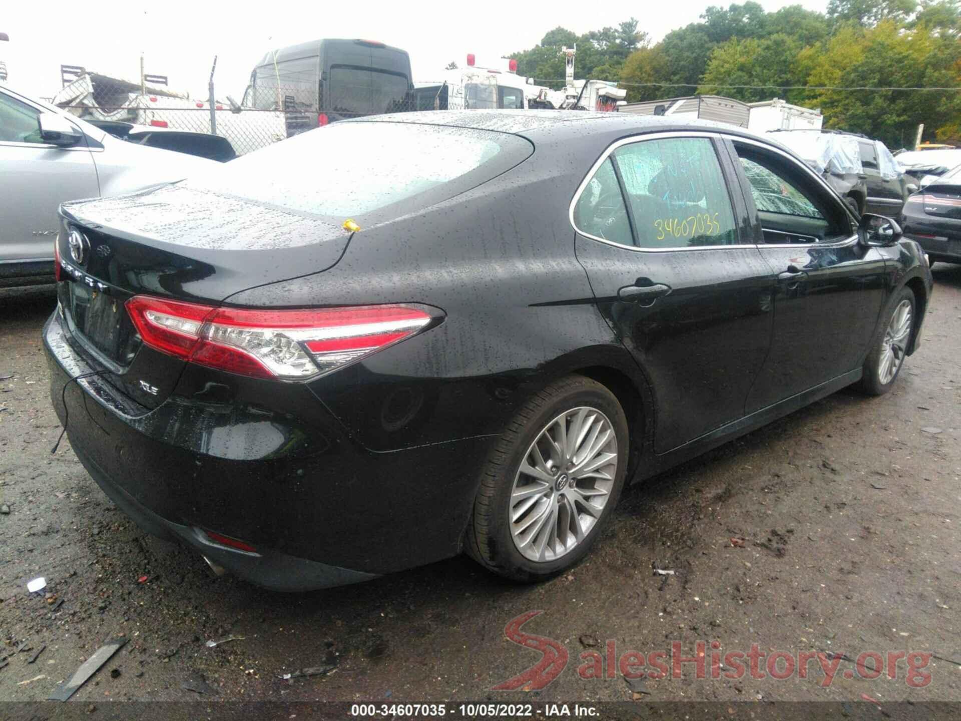 4T1B11HK0JU520769 2018 TOYOTA CAMRY