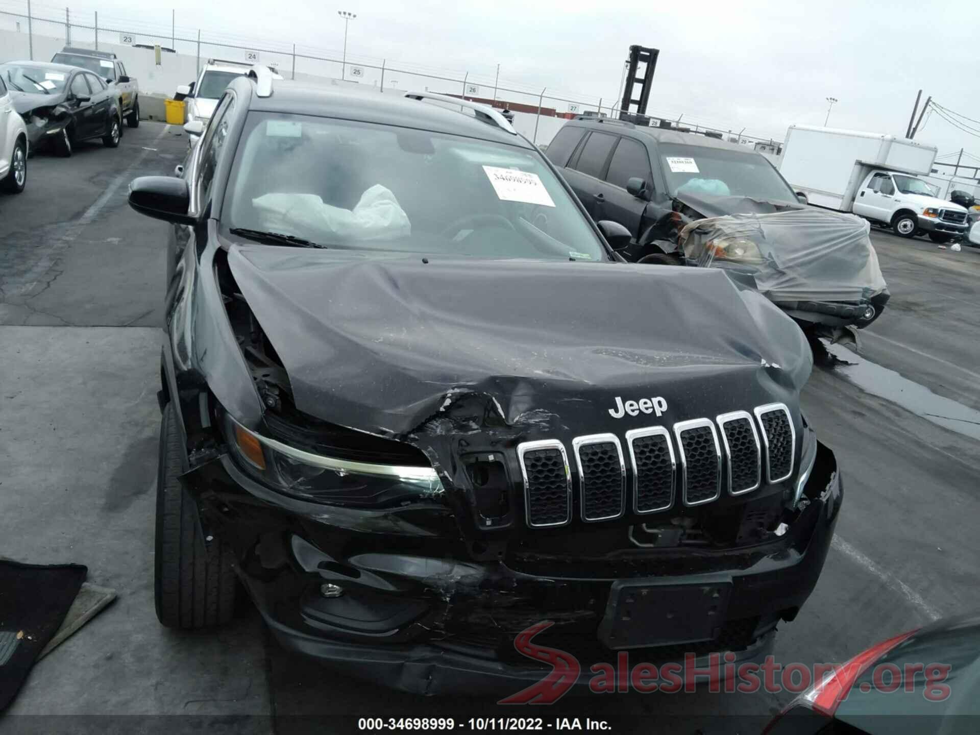 1C4PJLCB0KD240641 2019 JEEP CHEROKEE