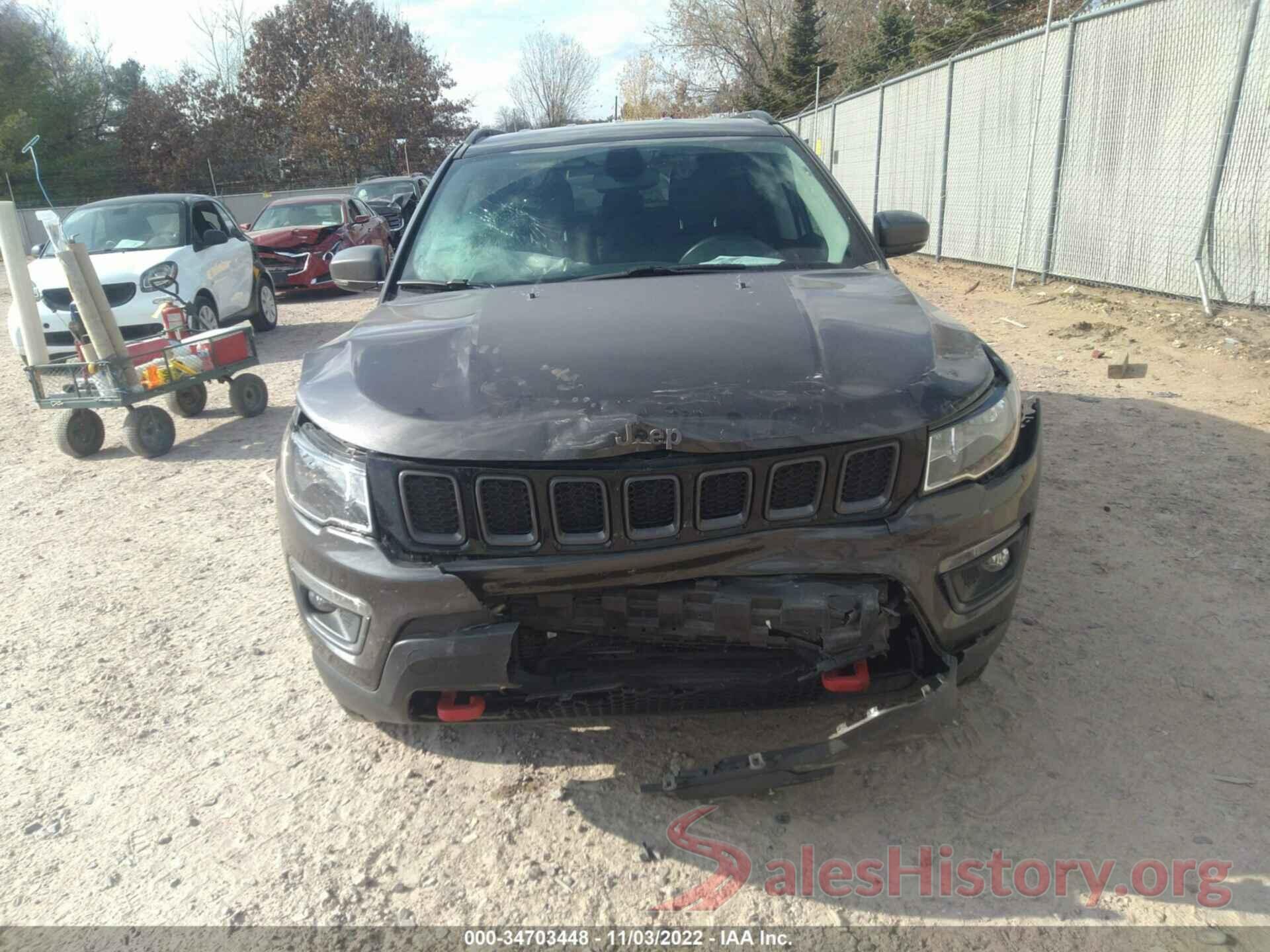 3C4NJDDB9JT441863 2018 JEEP COMPASS