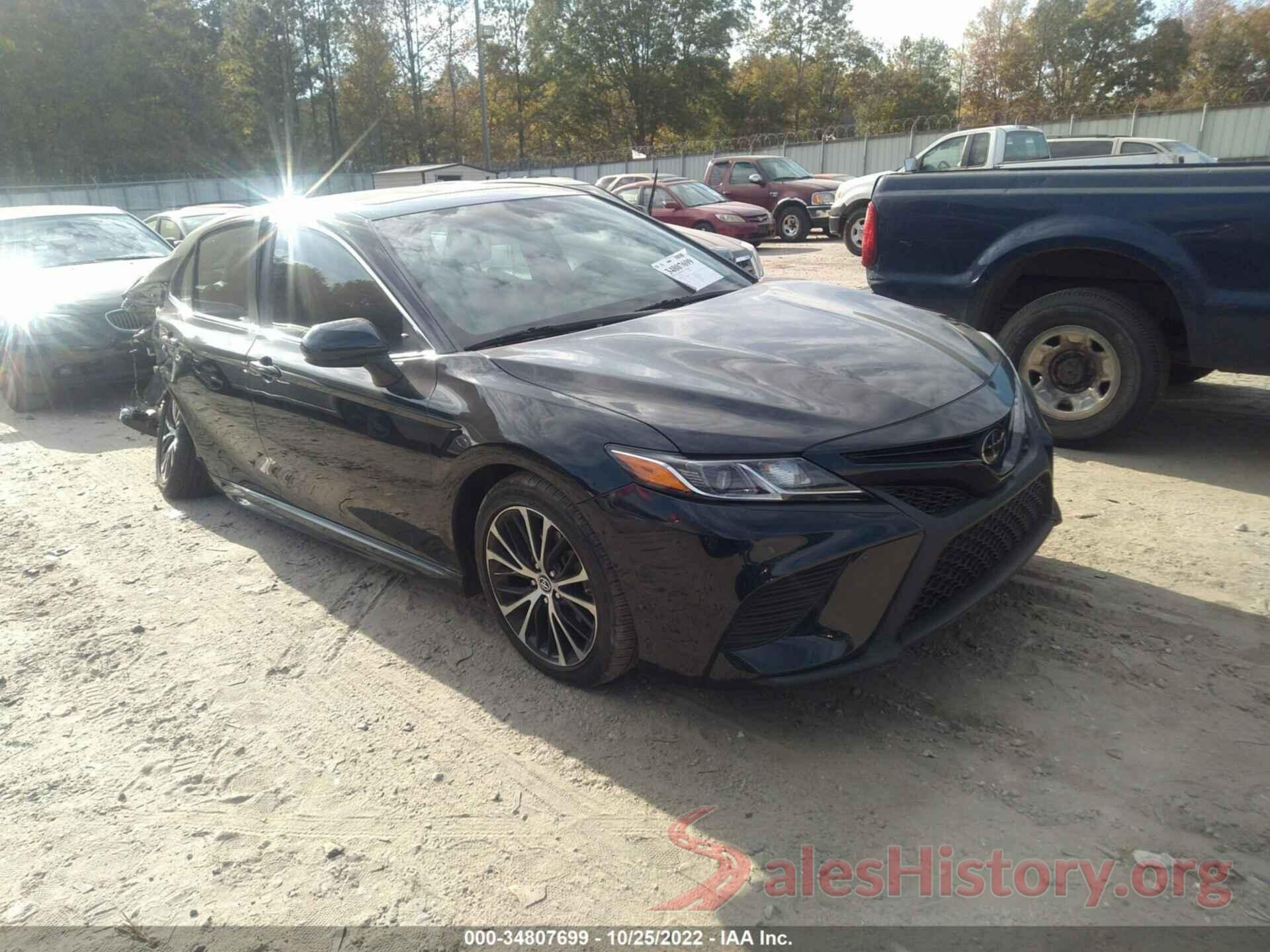 4T1B11HK6JU671552 2018 TOYOTA CAMRY