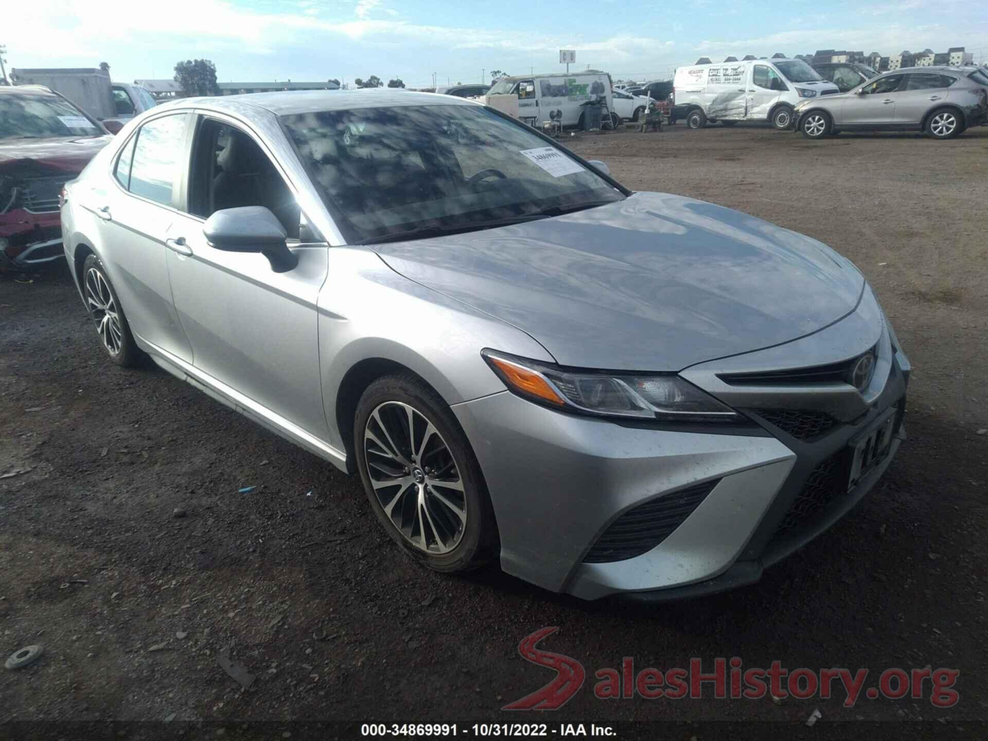 4T1B11HK8JU573784 2018 TOYOTA CAMRY