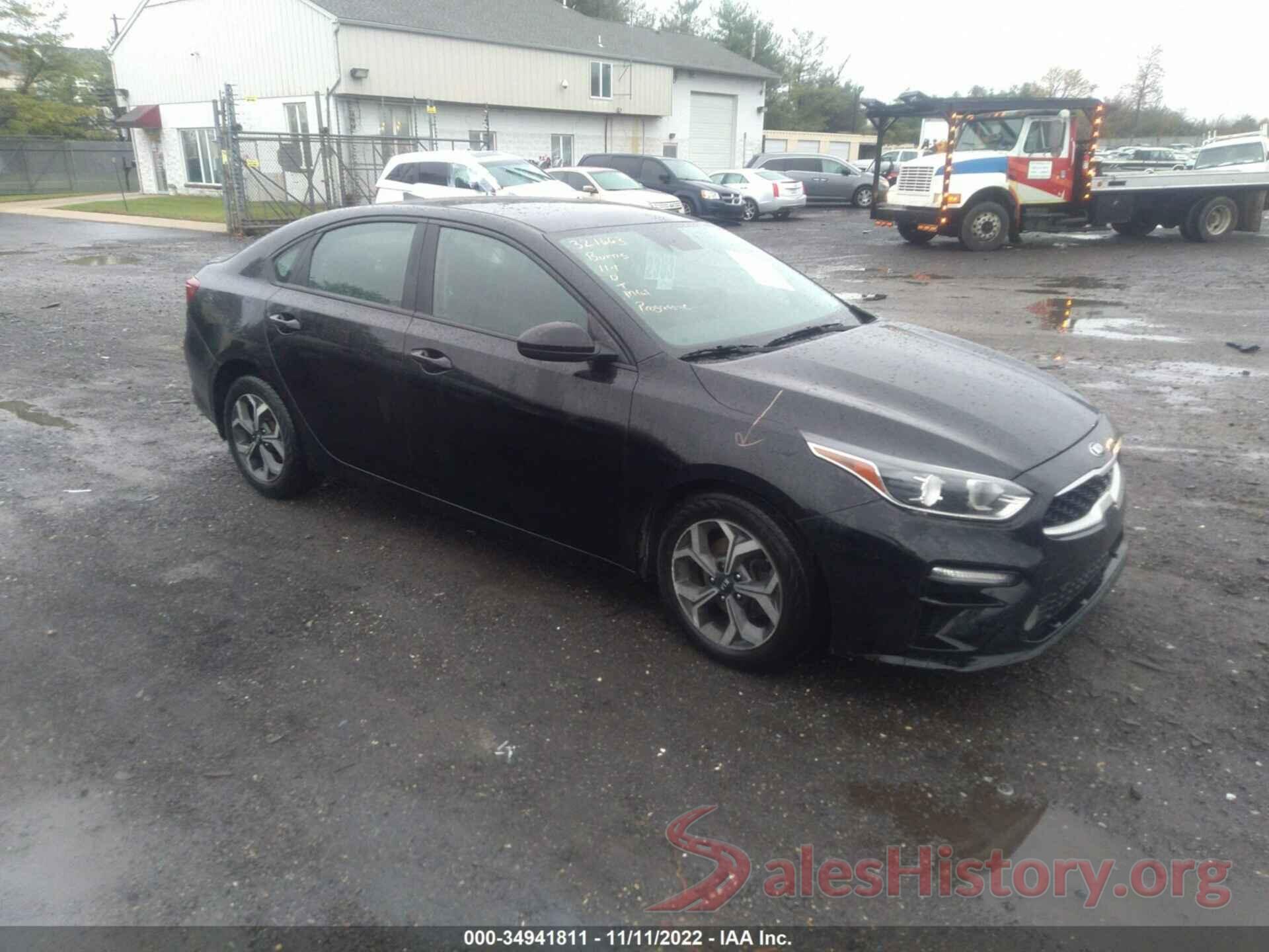 3KPF24AD8KE132527 2019 KIA FORTE