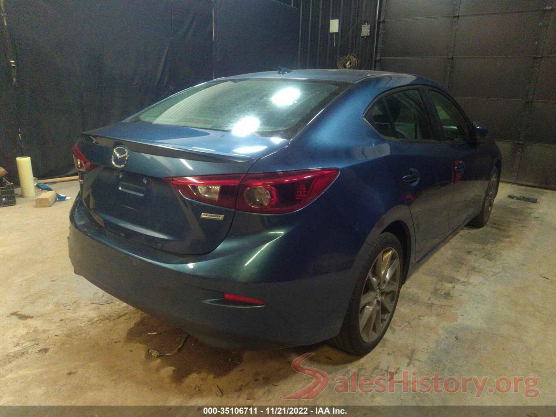 3MZBN1W35JM215273 2018 MAZDA MAZDA3 4-DOOR