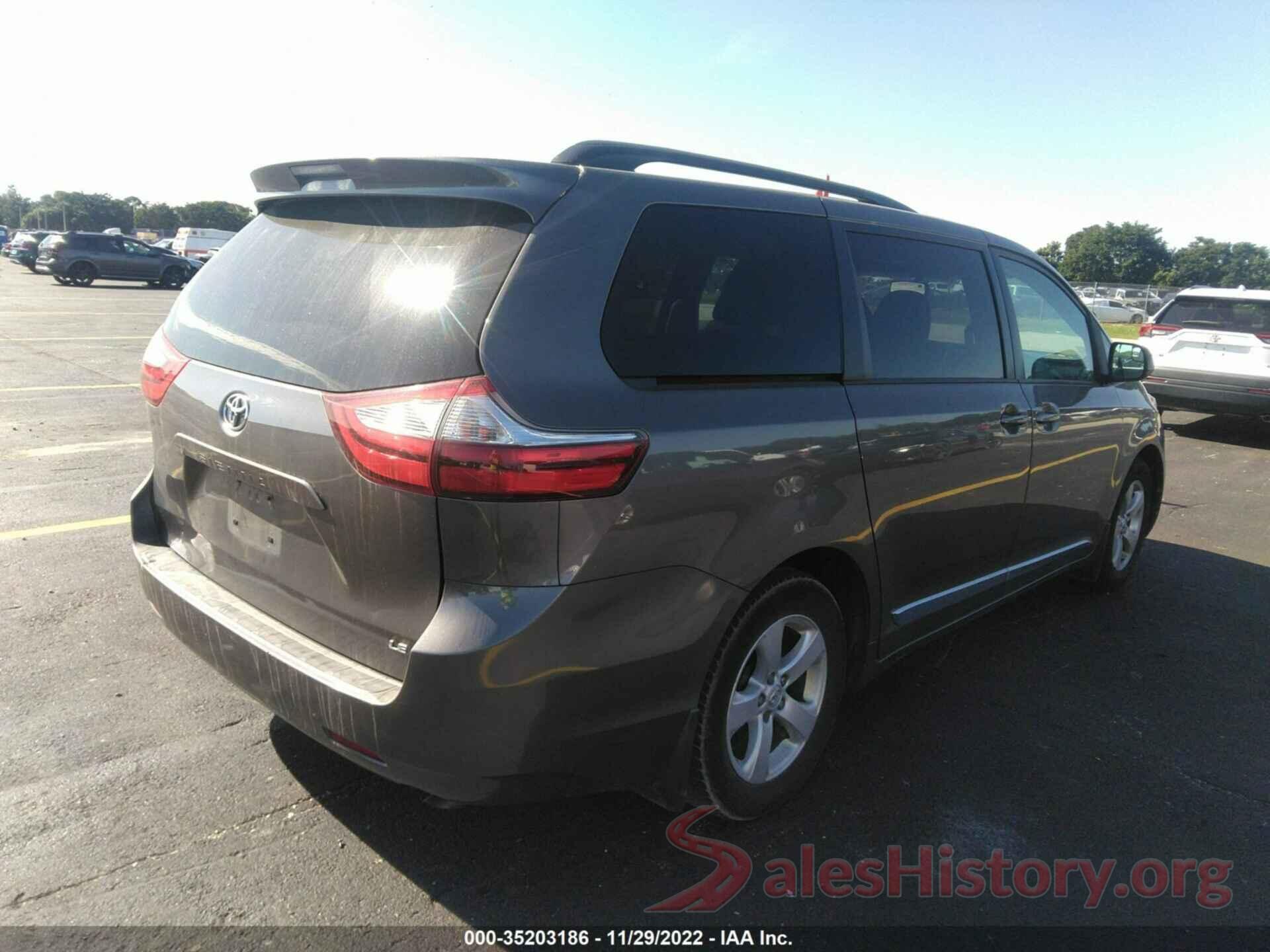 5TDKZ3DC0HS890111 2017 TOYOTA SIENNA