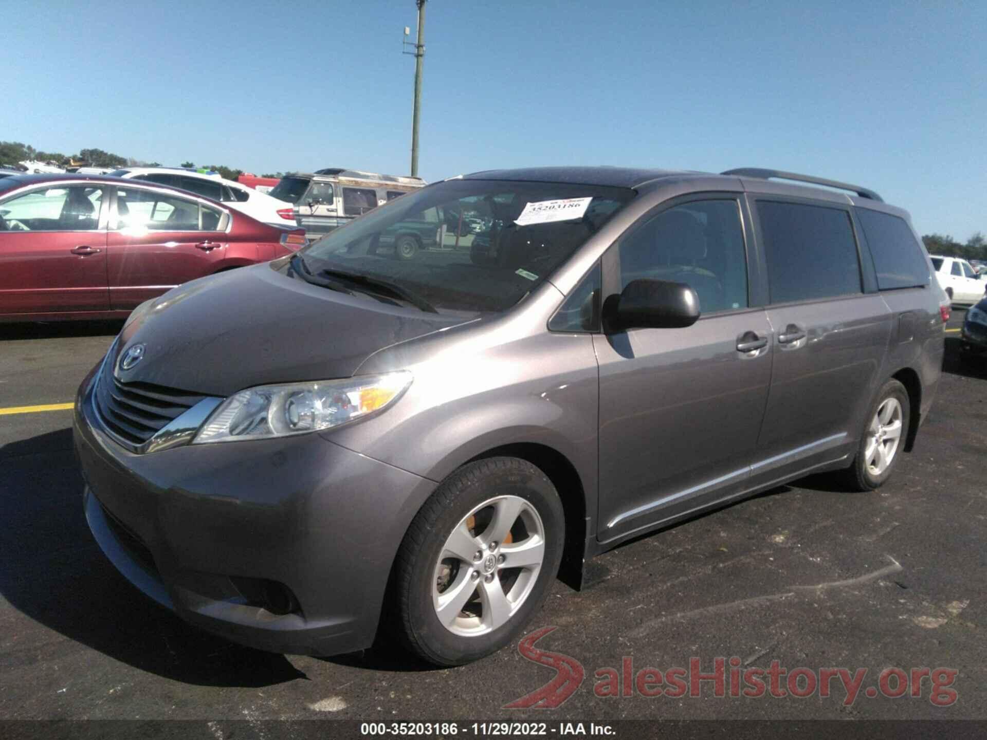 5TDKZ3DC0HS890111 2017 TOYOTA SIENNA