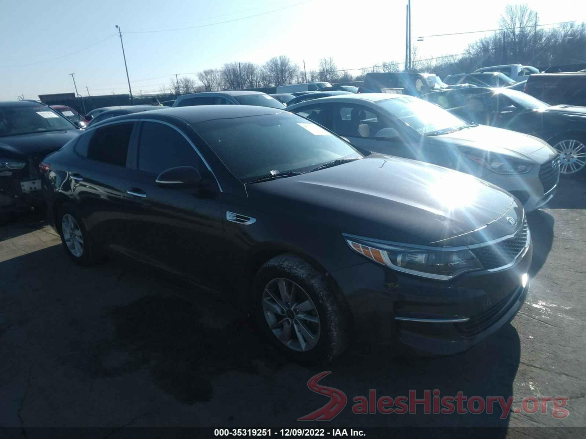 KNAGT4L3XJ5238961 2018 KIA OPTIMA