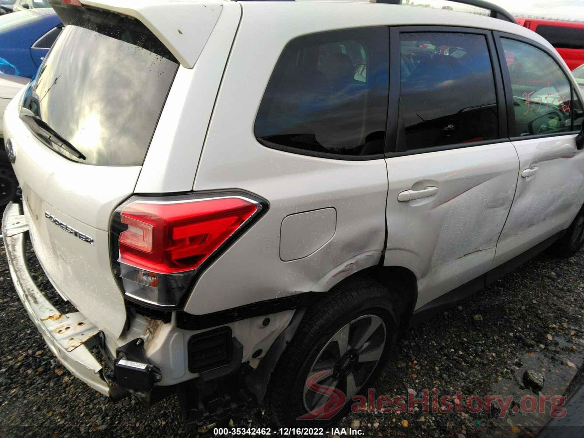 JF2SJAGC8JH573342 2018 SUBARU FORESTER