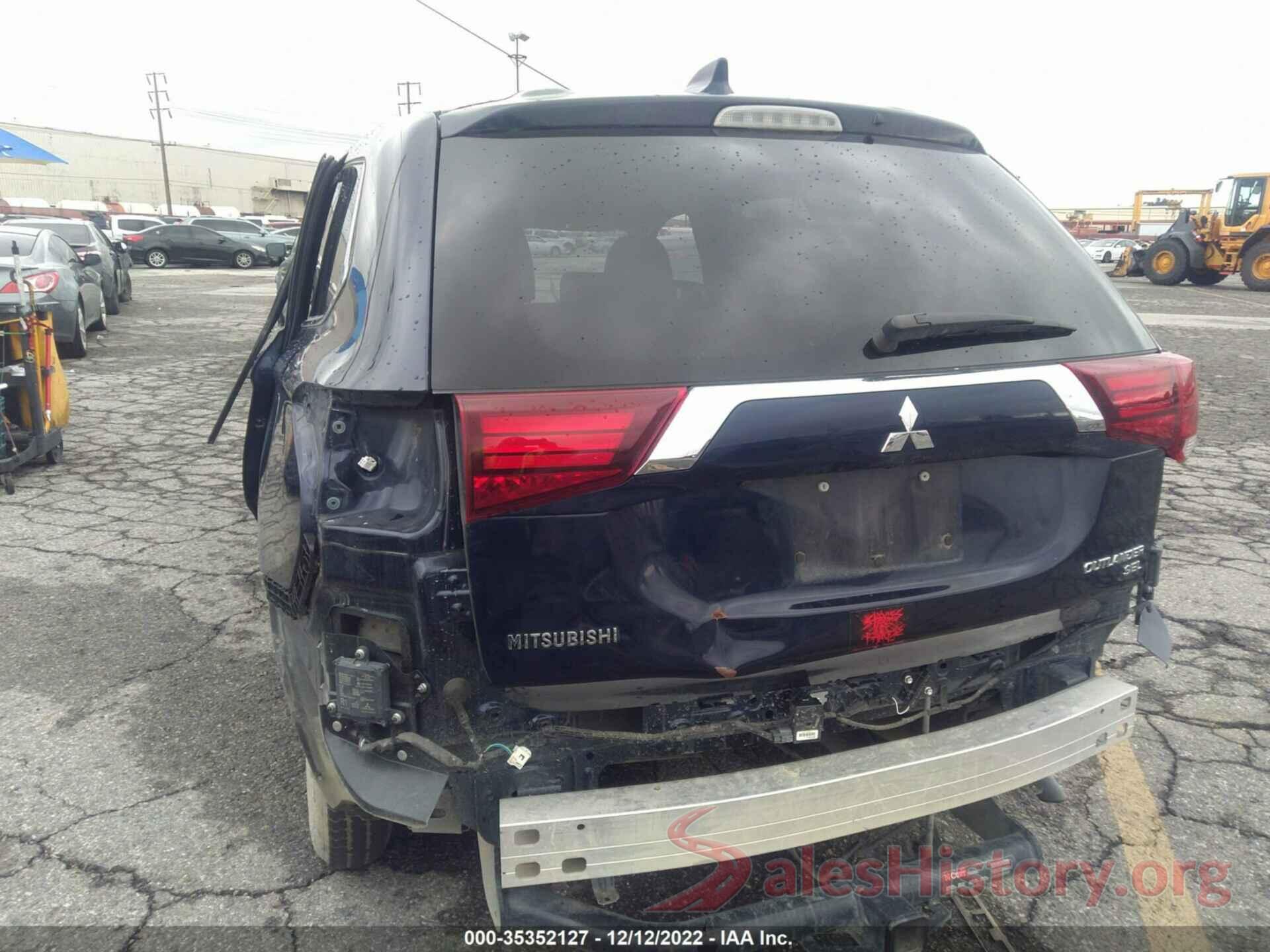 JA4AD3A3XJJ005747 2018 MITSUBISHI OUTLANDER