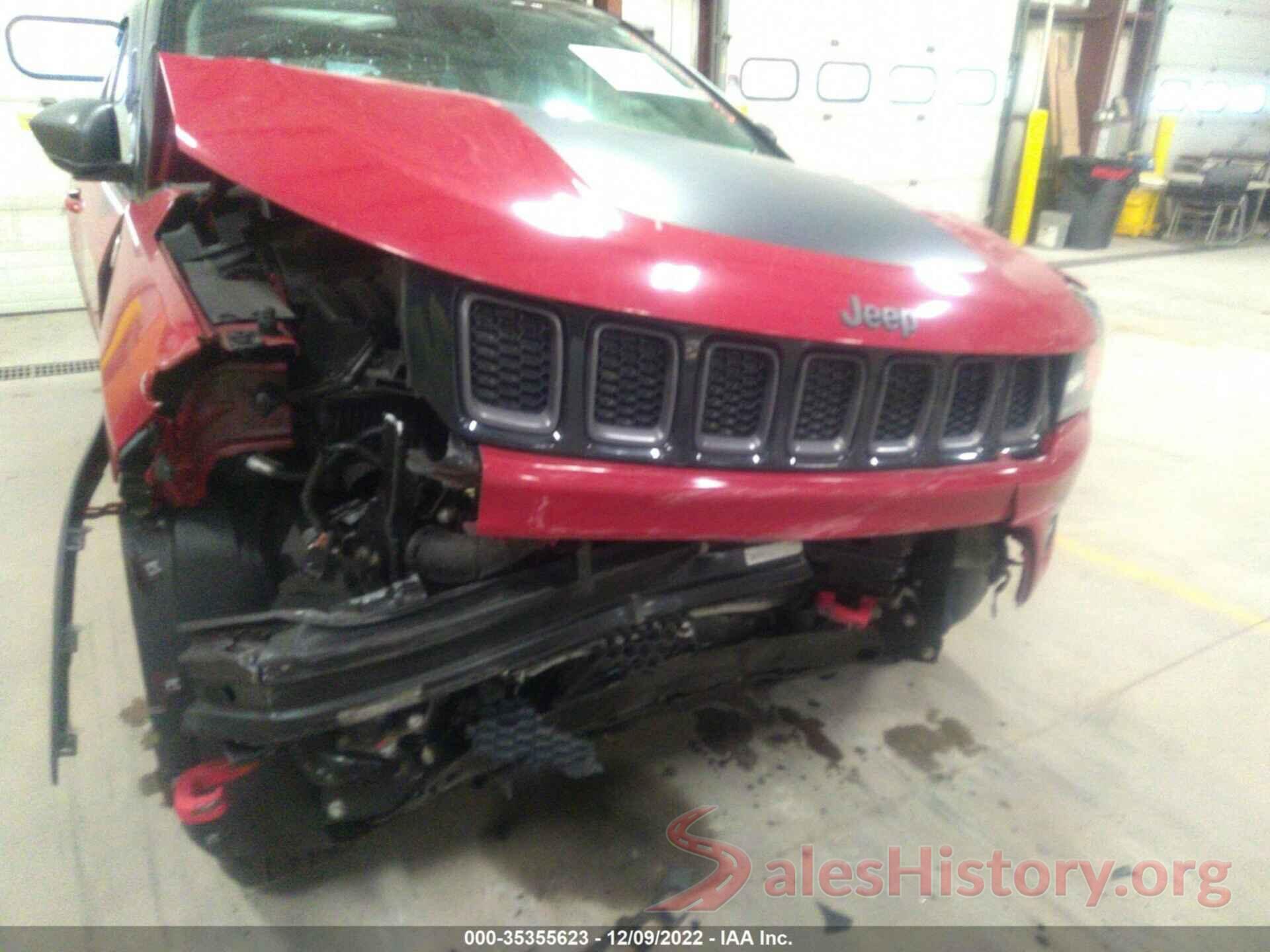 3C4NJDDB8JT362460 2018 JEEP COMPASS