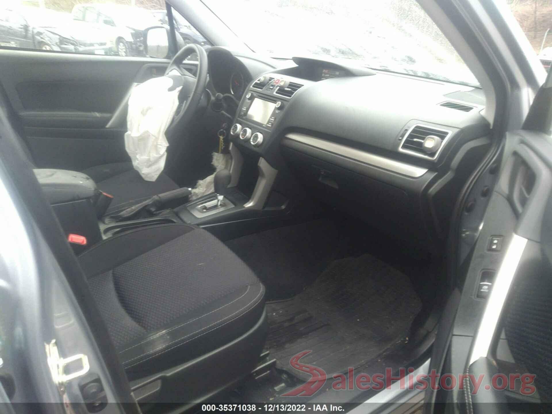 JF2SJABC5HH582565 2017 SUBARU FORESTER