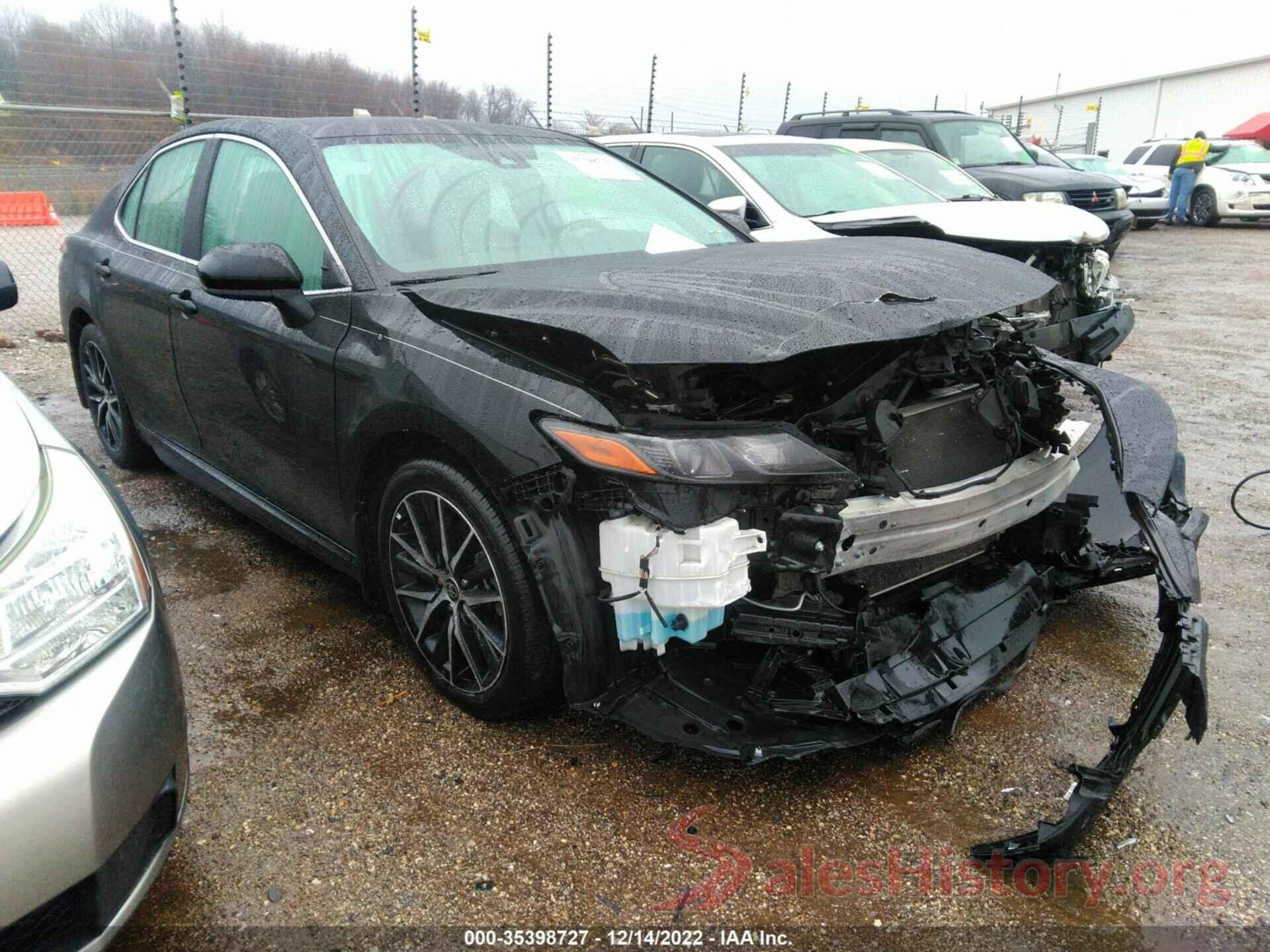 4T1G11AK3MU561322 2021 TOYOTA CAMRY