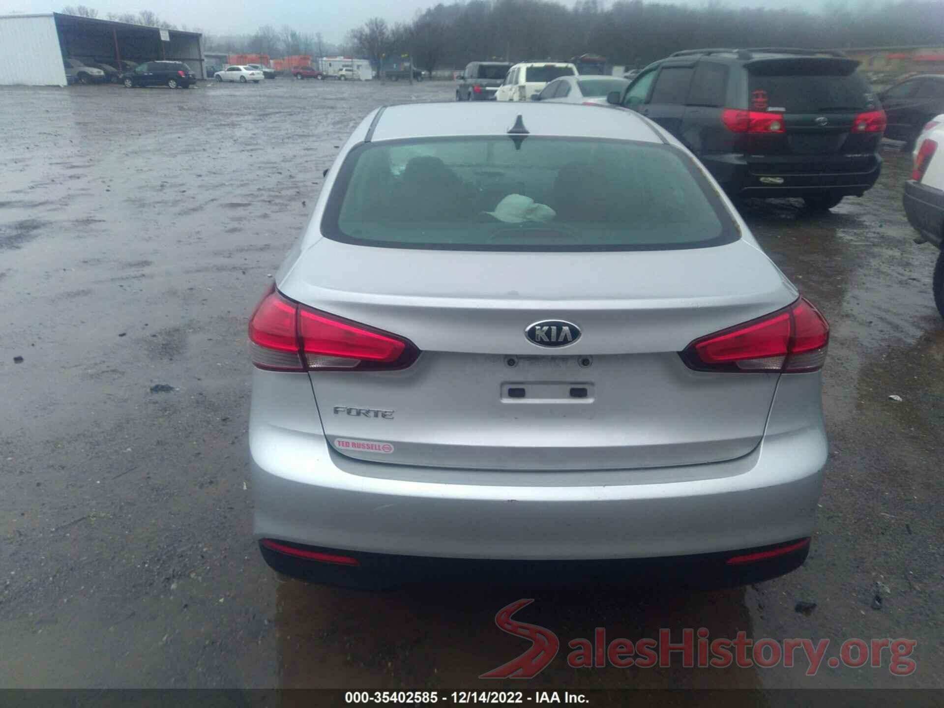 3KPFK4A7XHE110810 2017 KIA FORTE