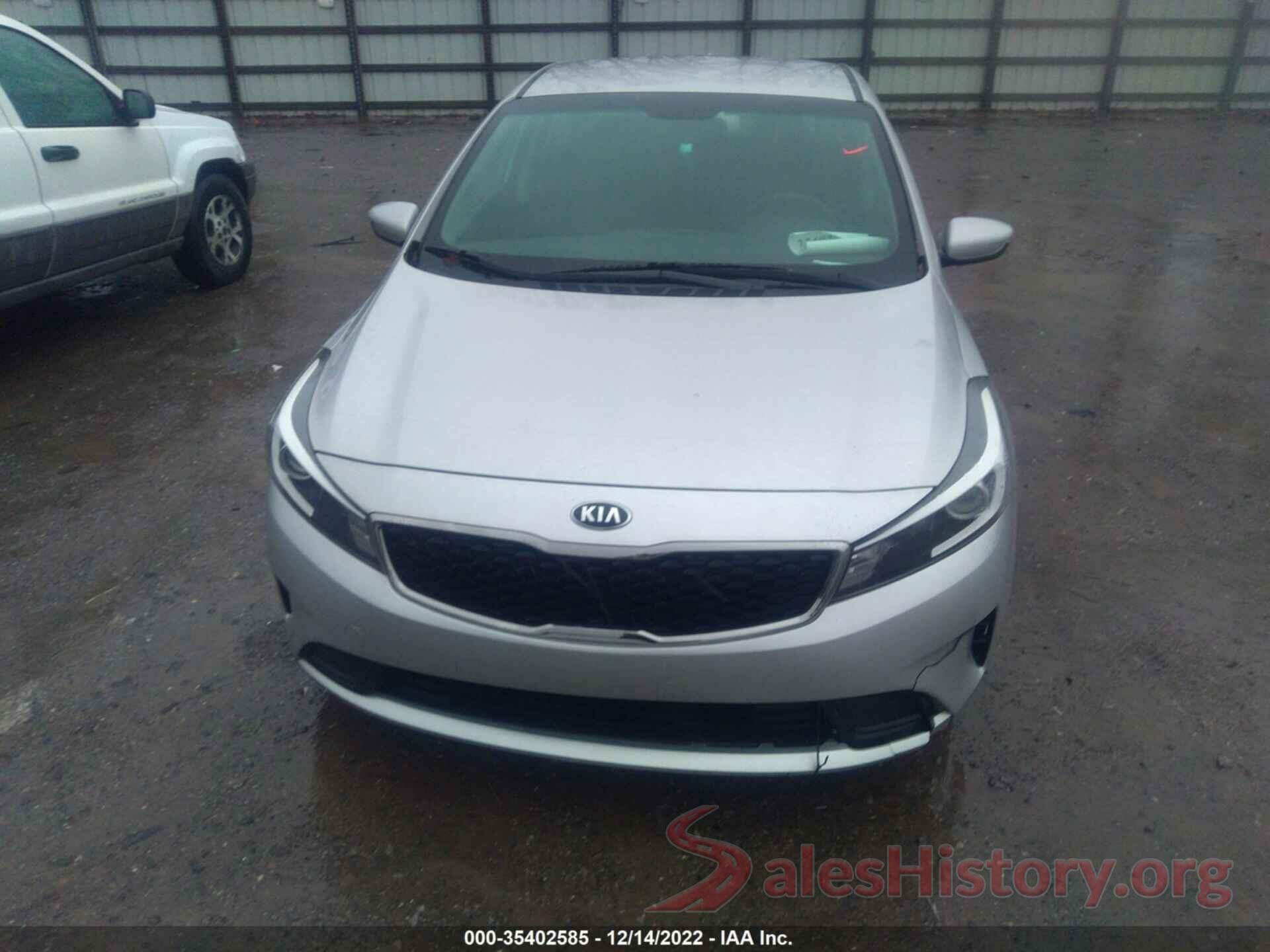 3KPFK4A7XHE110810 2017 KIA FORTE