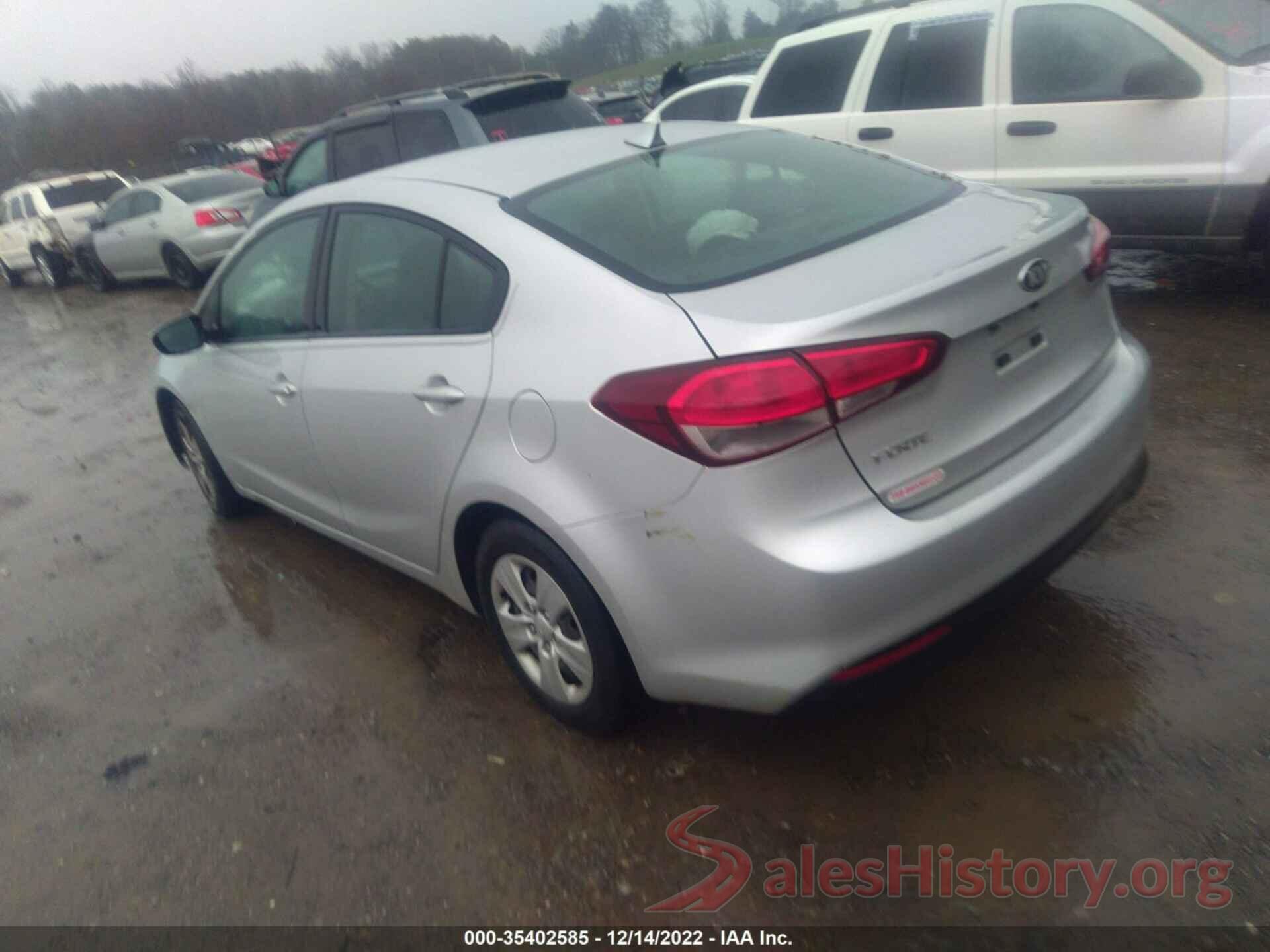 3KPFK4A7XHE110810 2017 KIA FORTE