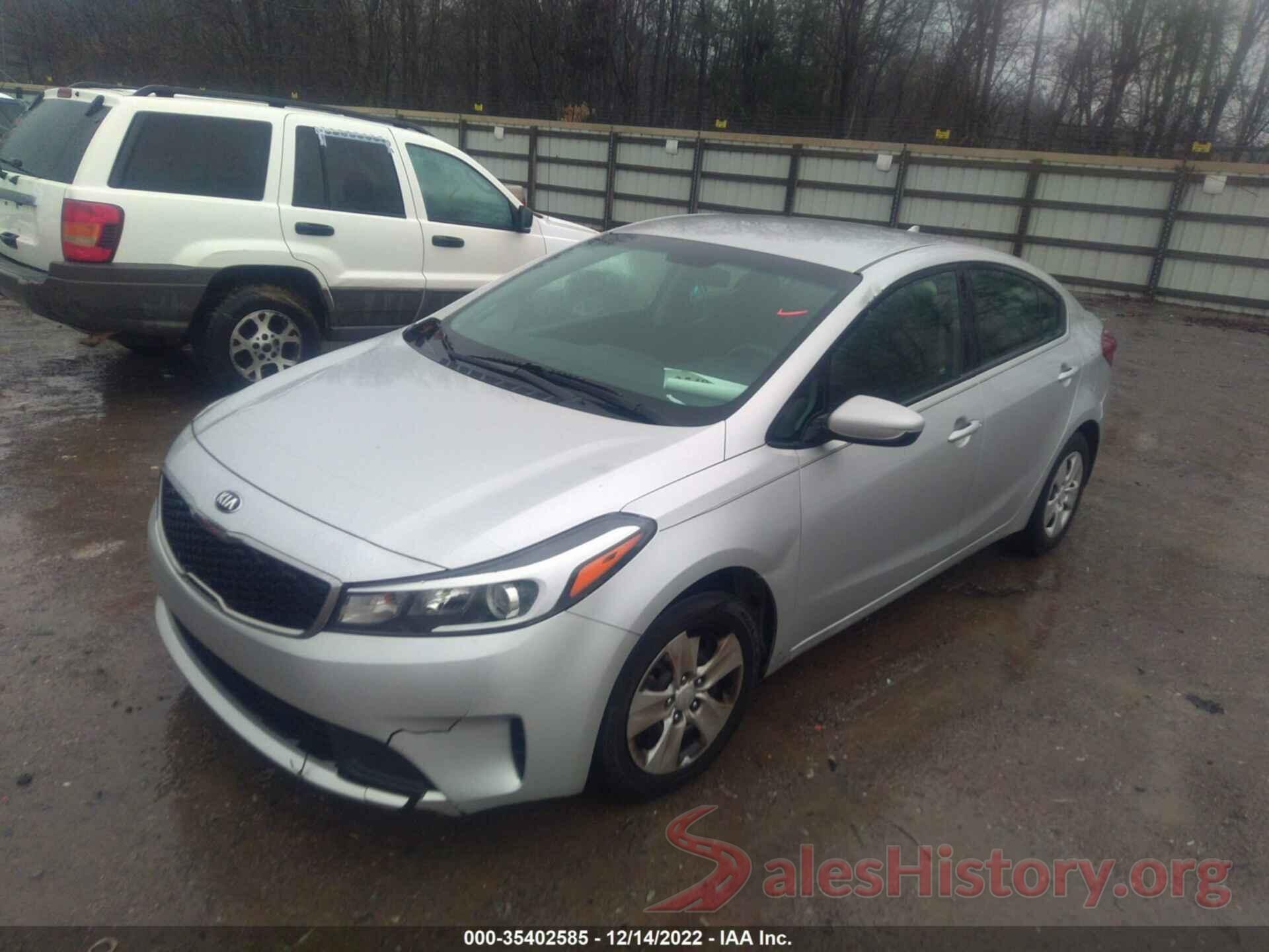 3KPFK4A7XHE110810 2017 KIA FORTE