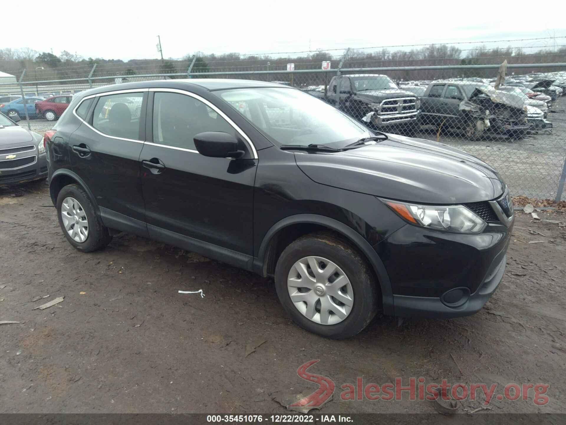 JN1BJ1CR5JW250647 2018 NISSAN ROGUE SPORT