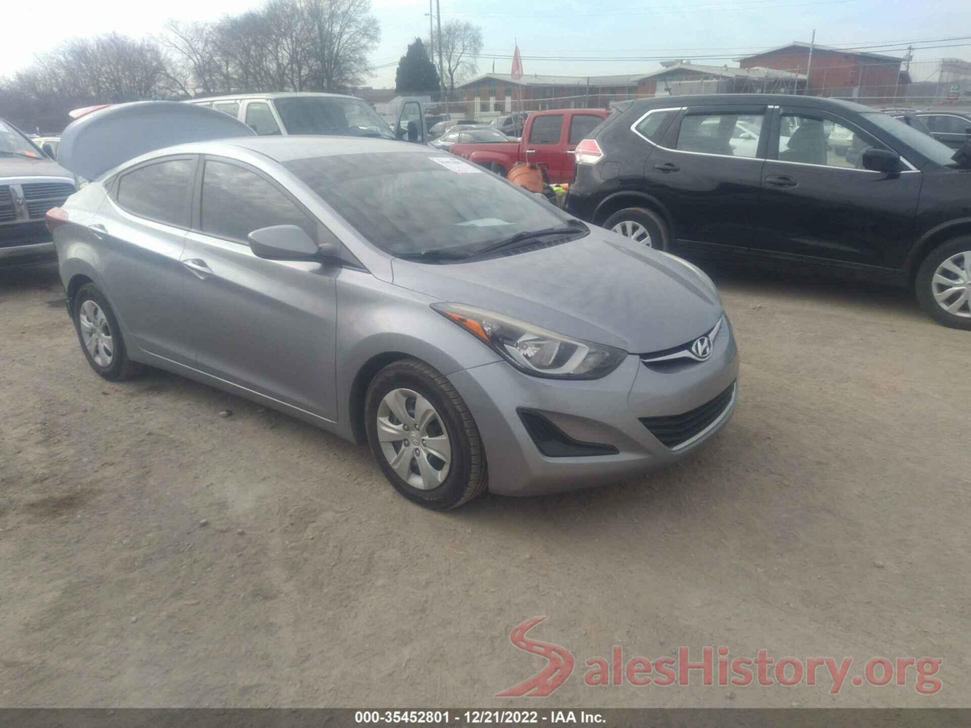 5NPDH4AE8GH743840 2016 HYUNDAI ELANTRA