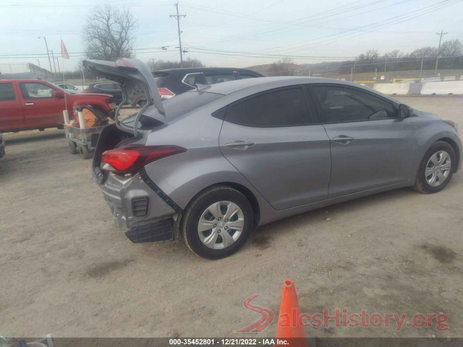 5NPDH4AE8GH743840 2016 HYUNDAI ELANTRA