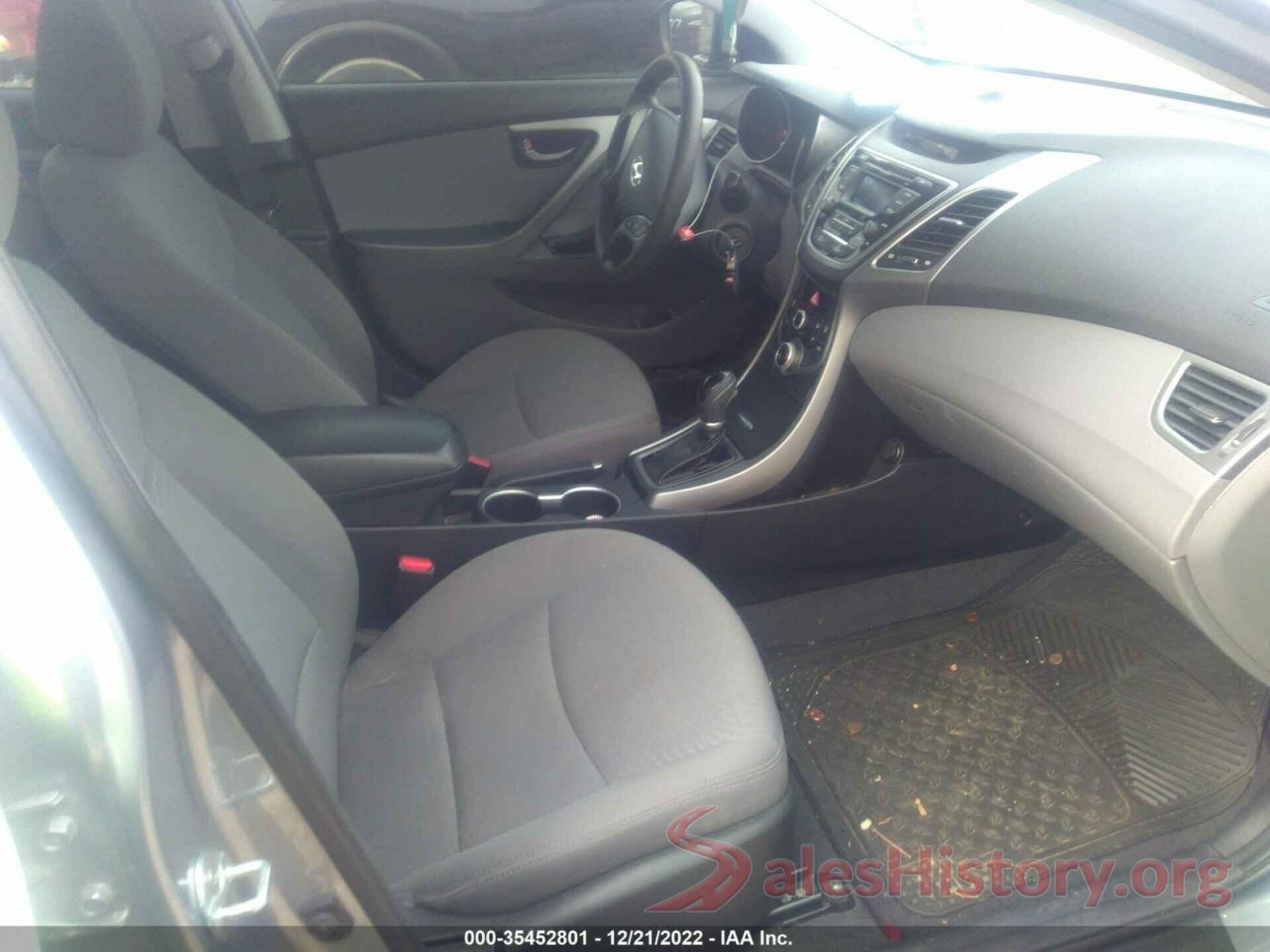 5NPDH4AE8GH743840 2016 HYUNDAI ELANTRA