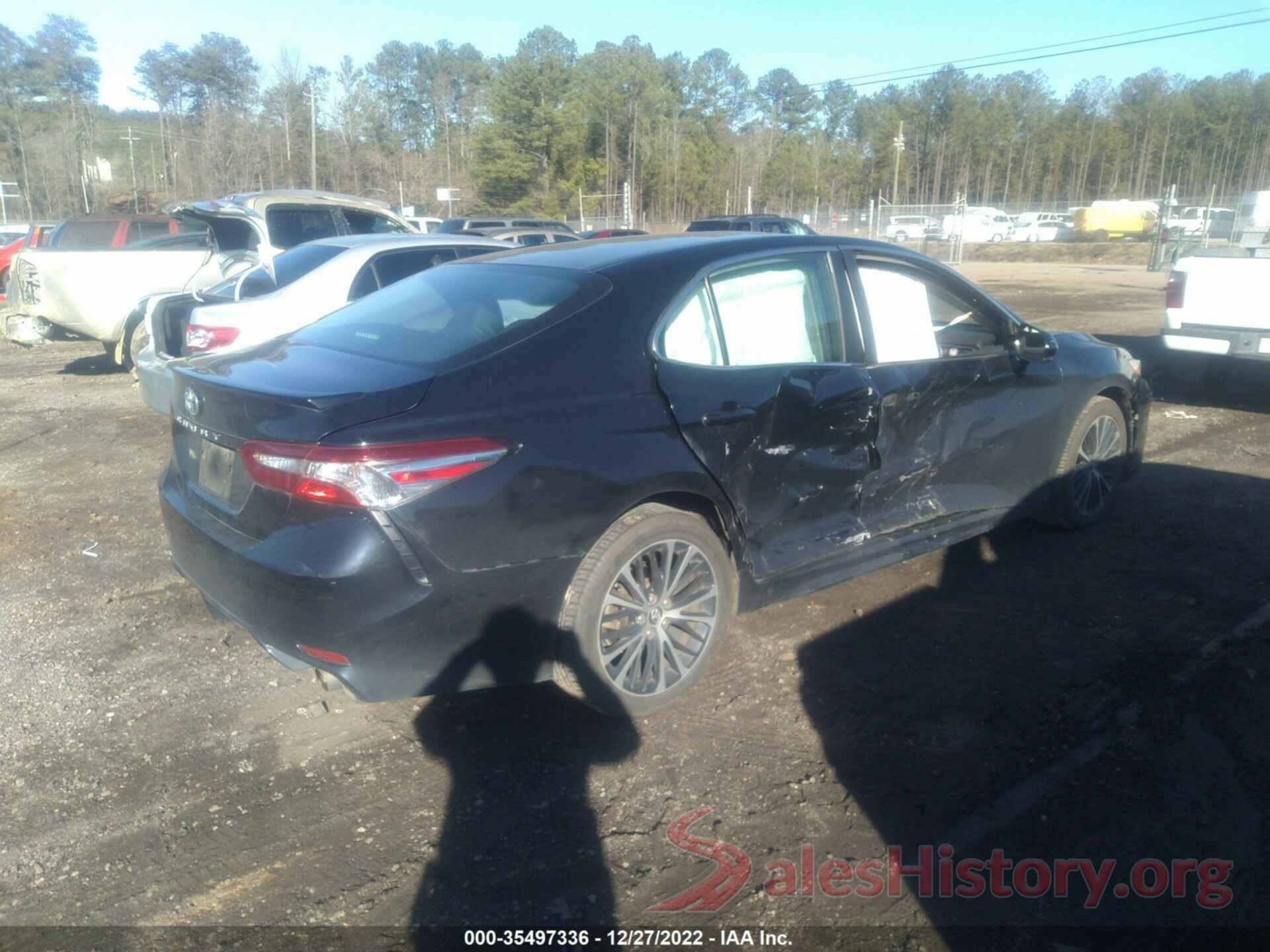 4T1B11HK9JU666670 2018 TOYOTA CAMRY