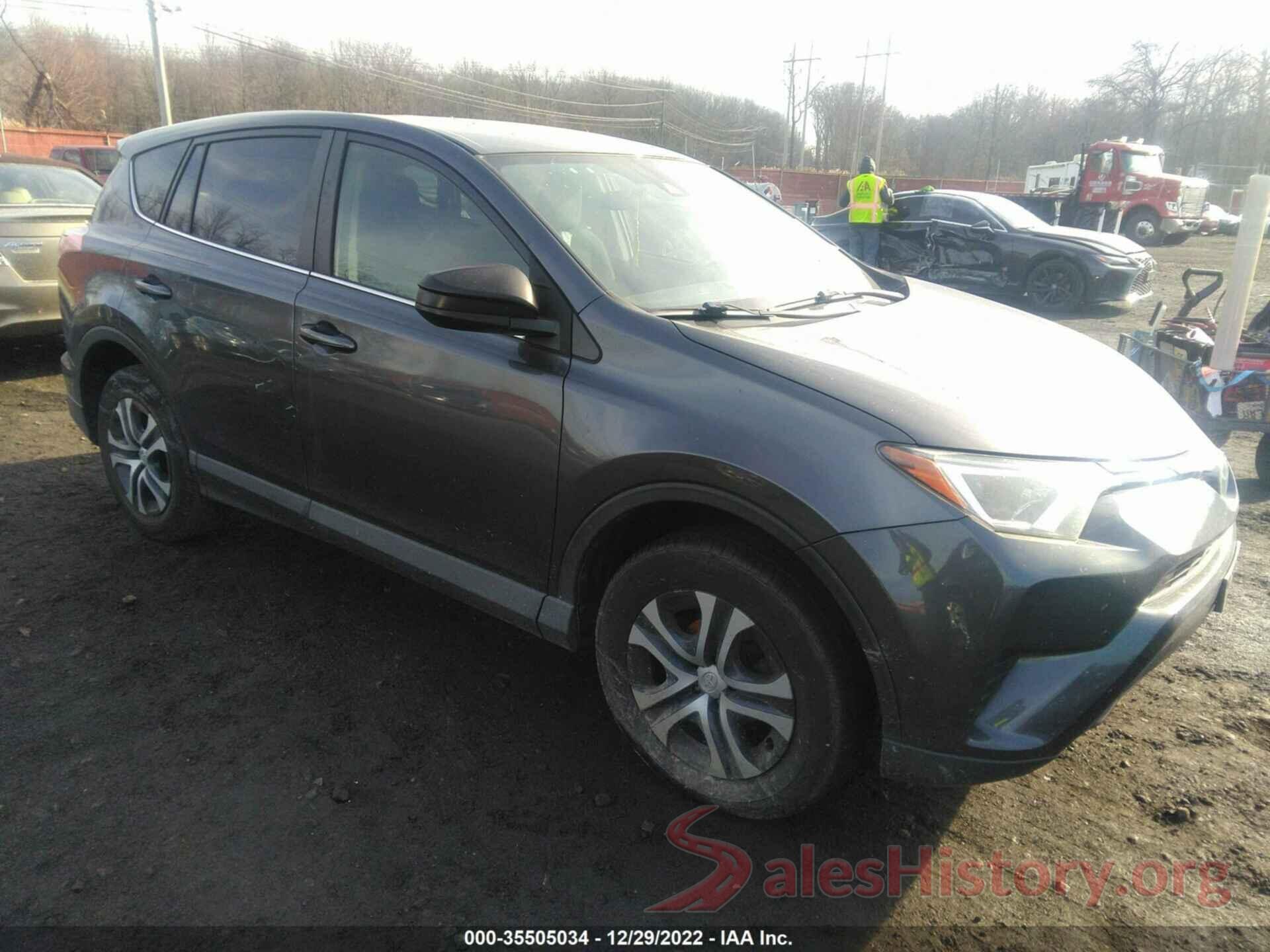 JTMZFREV7JJ723855 2018 TOYOTA RAV4