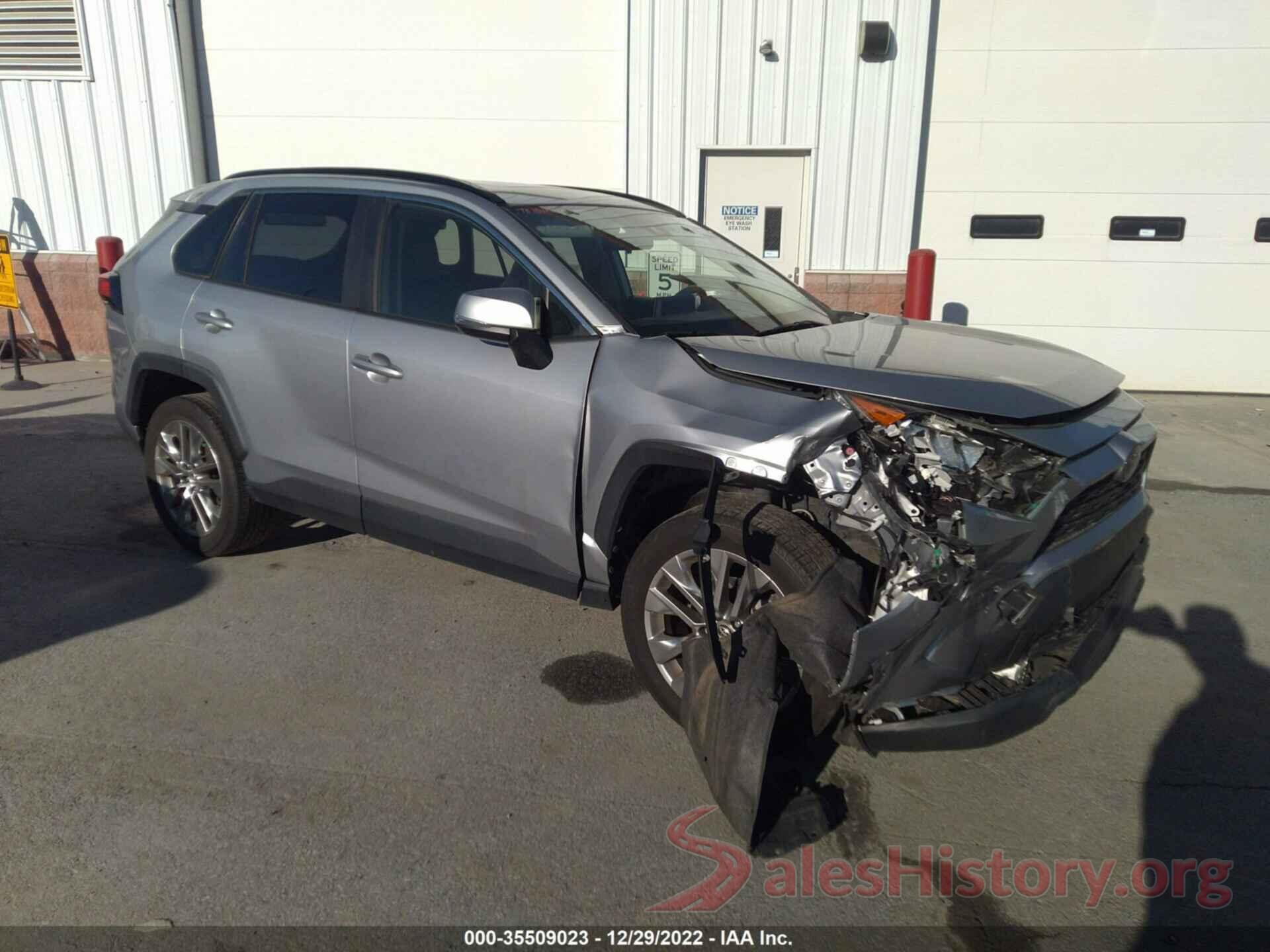 JTMC1RFV2KD508967 2019 TOYOTA RAV4