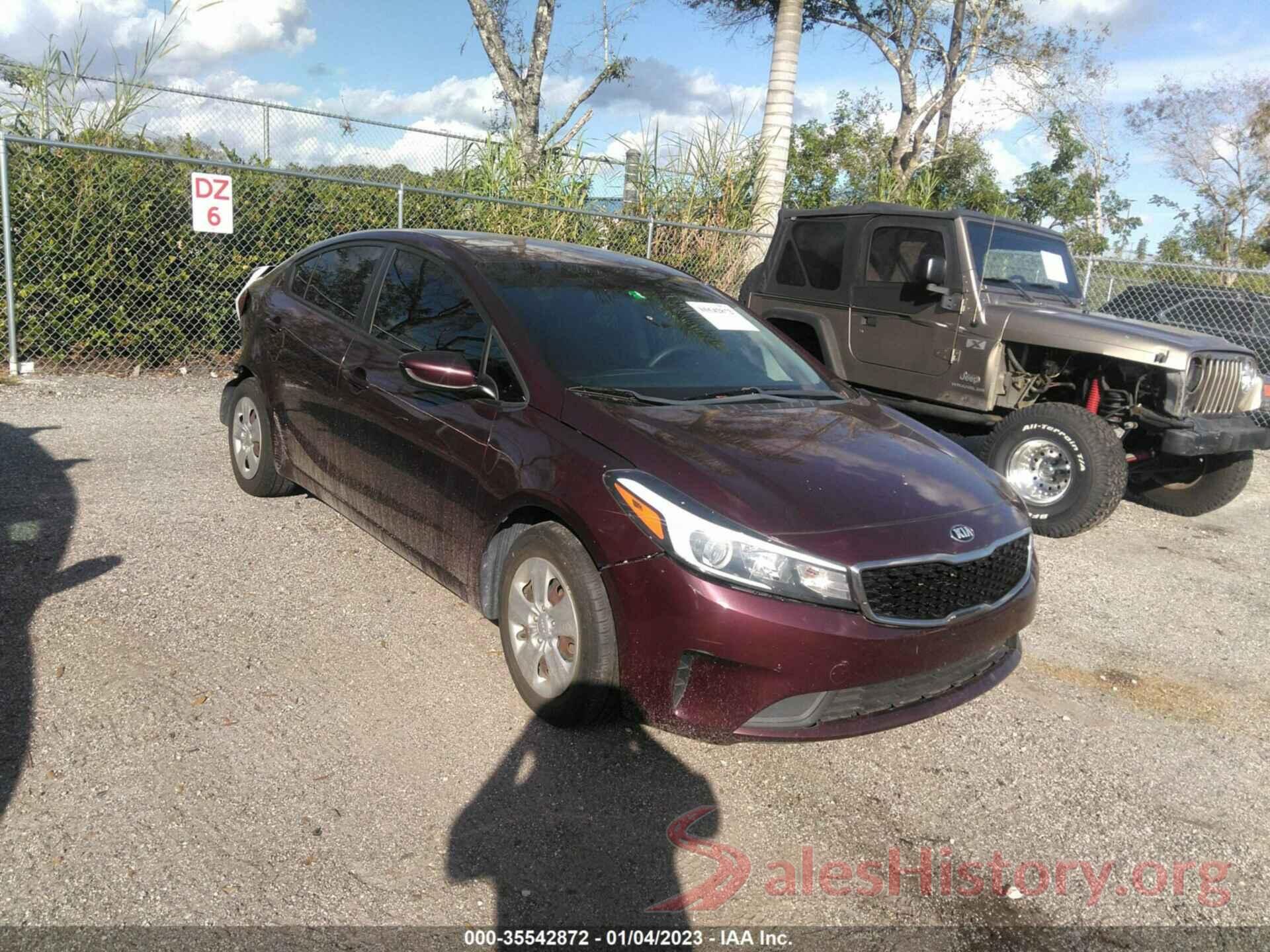 3KPFK4A70JE165868 2018 KIA FORTE