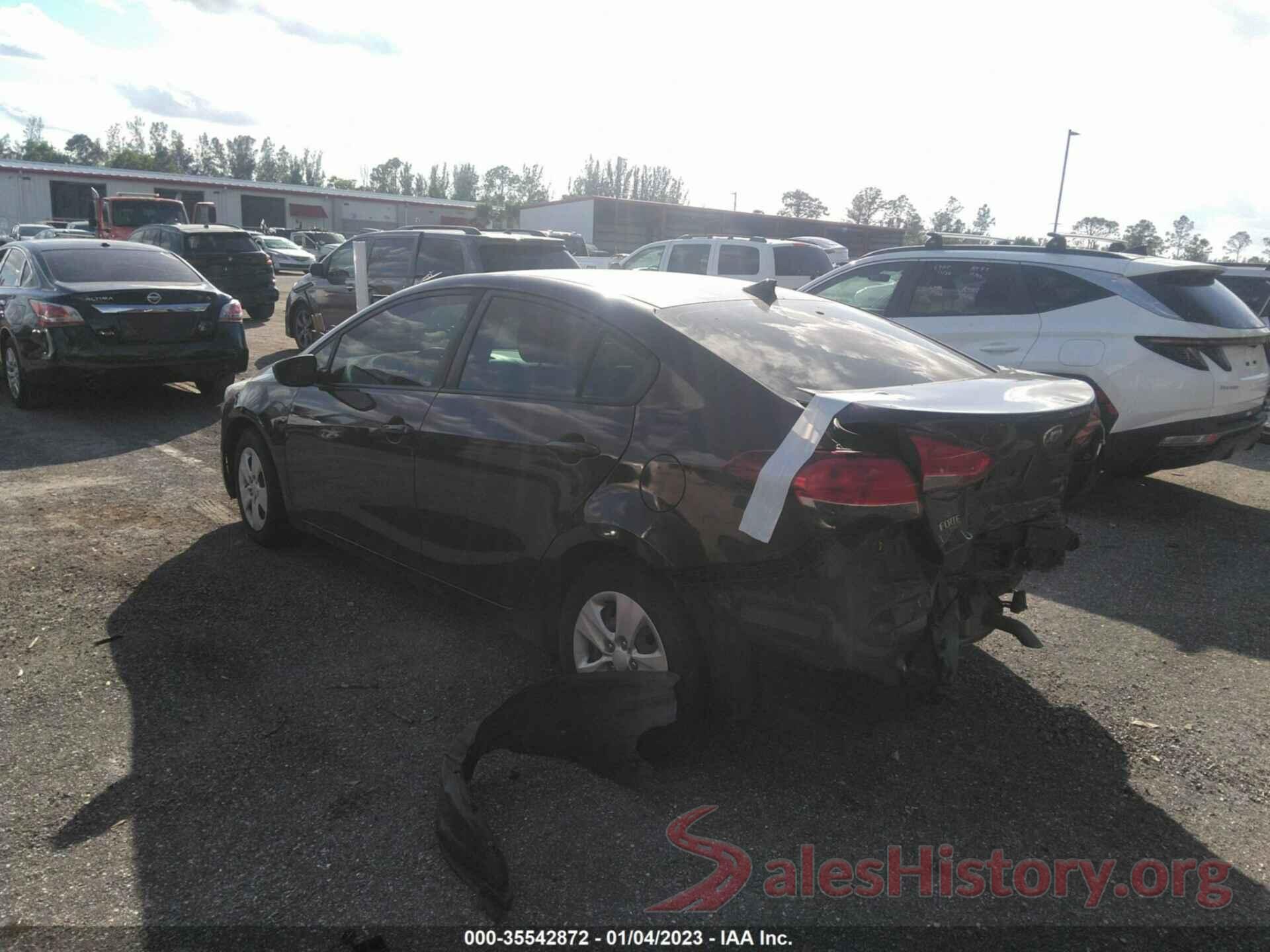 3KPFK4A70JE165868 2018 KIA FORTE