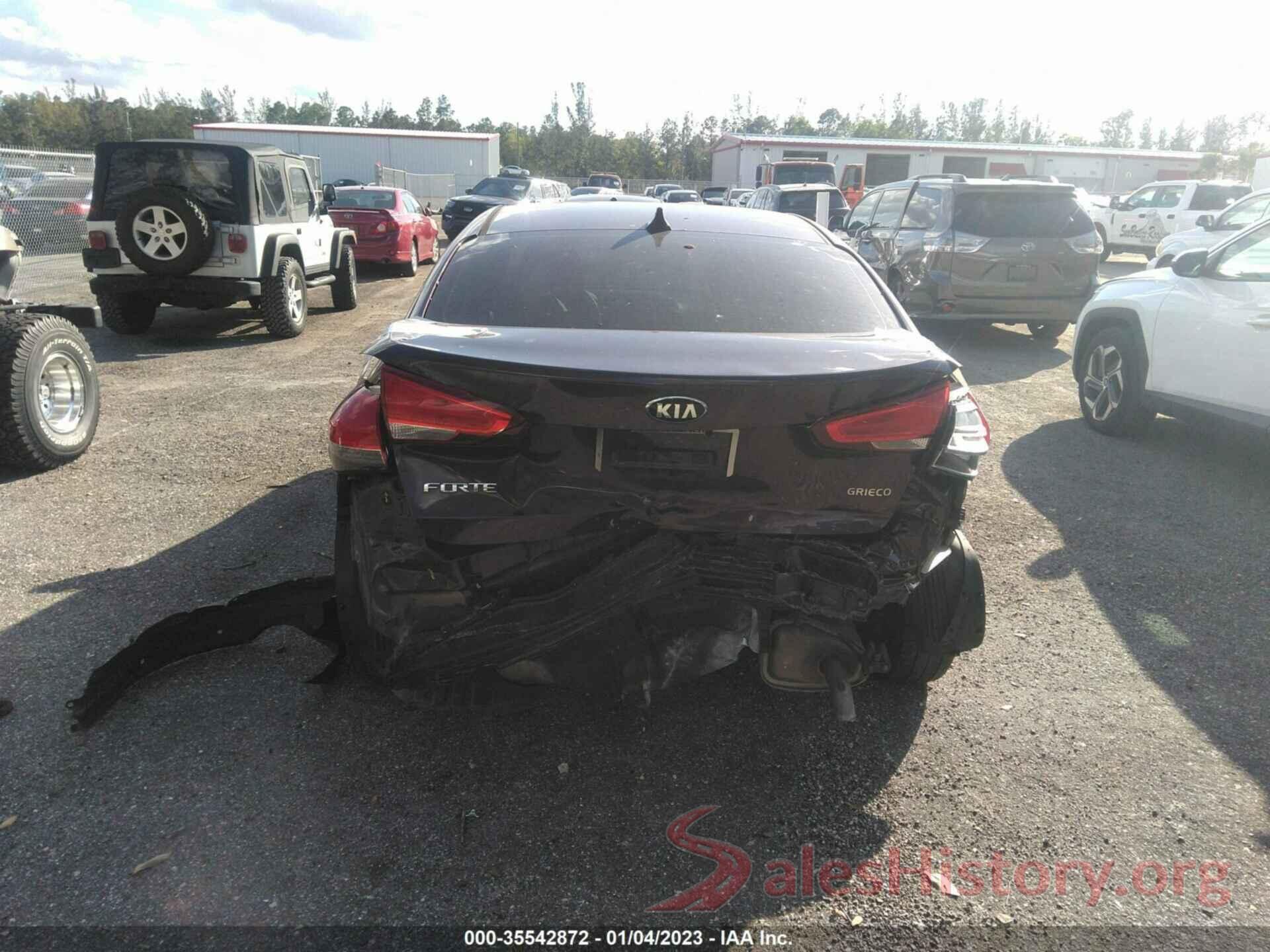 3KPFK4A70JE165868 2018 KIA FORTE